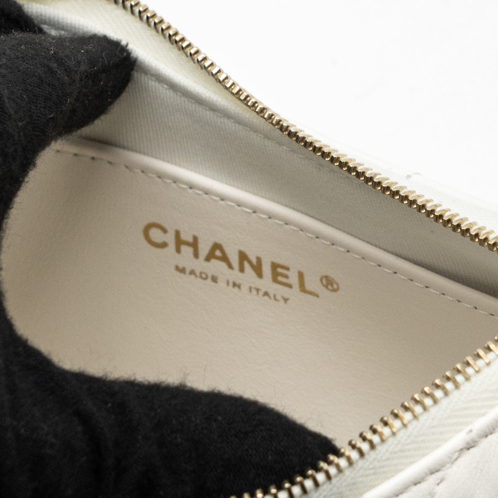 chanel-23k-hobo-bag-calfskin-white-ghw-microchip-copy-1