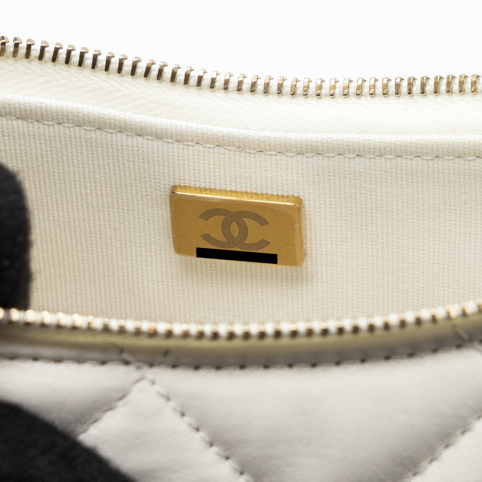 chanel-23k-hobo-bag-calfskin-white-ghw-microchip-copy-1