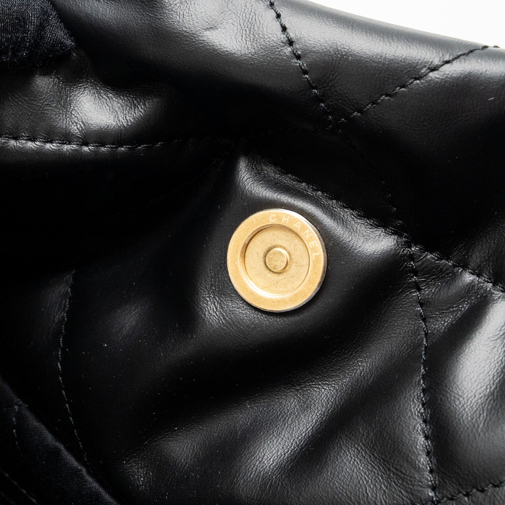 chanel-small-22-bag-calfskin-black-white-letter-ghw-microchip