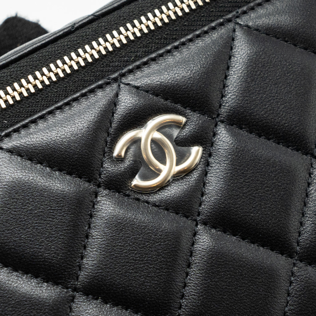 chanel-top-handle-long-vanity-with-chain-lambskin-black-lghwmicrochip-2