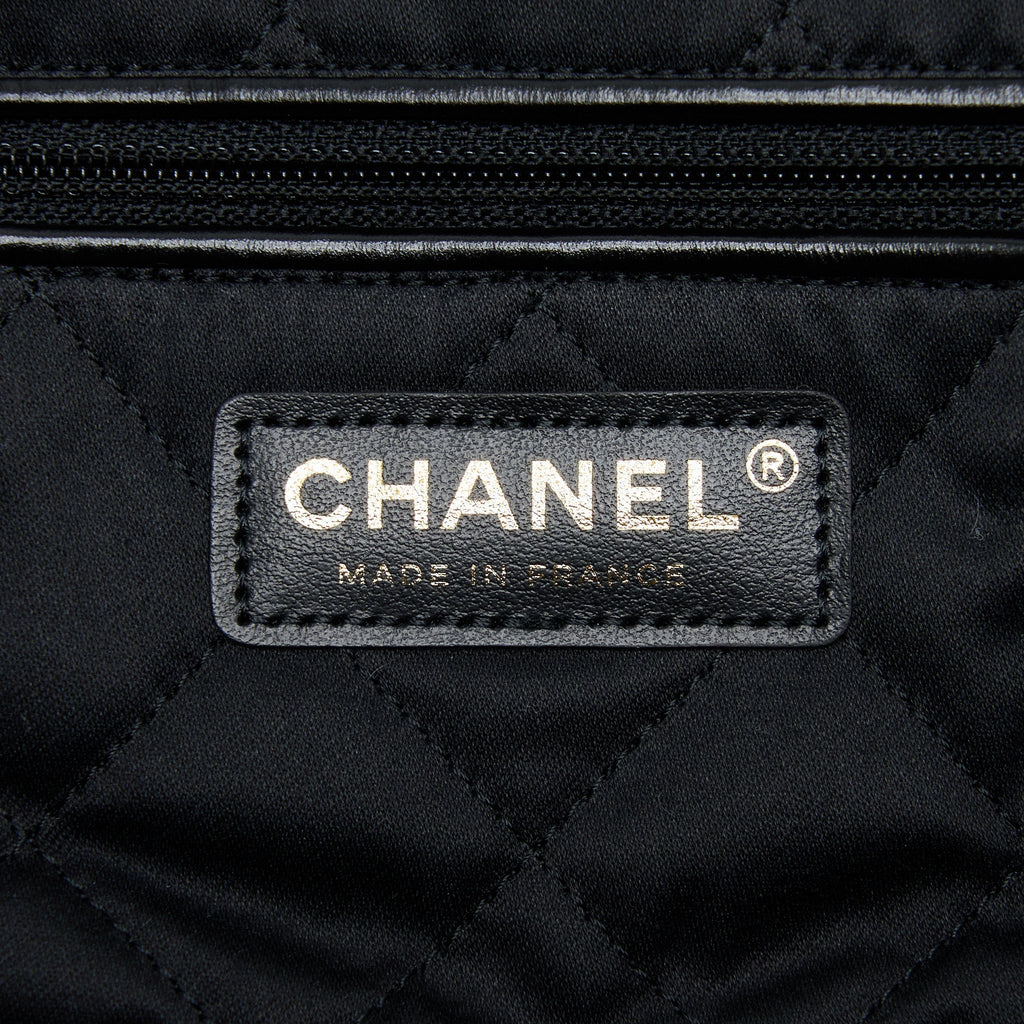 chanel-medium-22-bag-gold-letter-shiny-calfskin-black-ghw-microchip