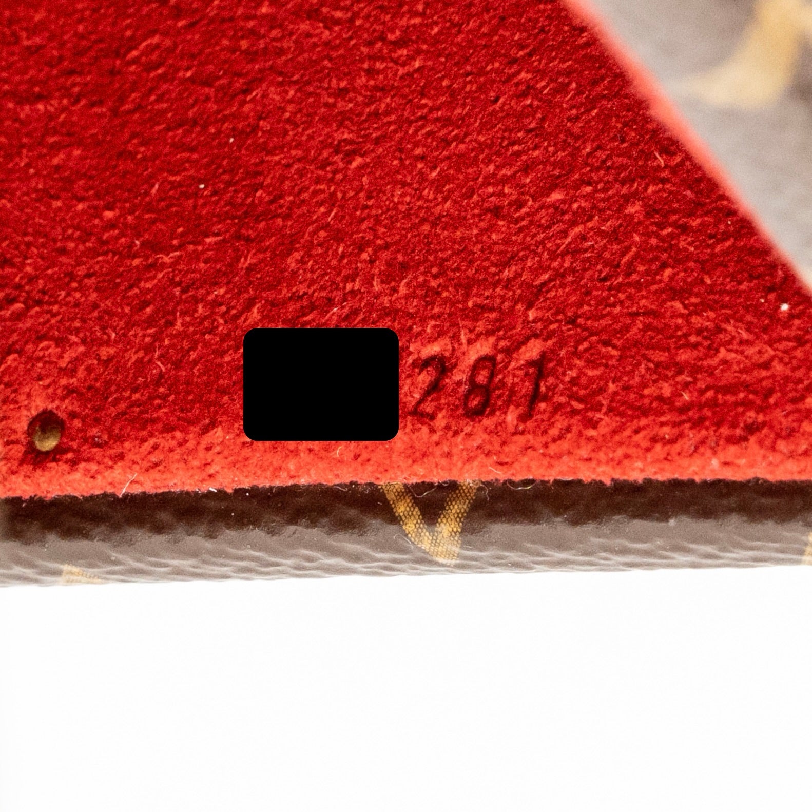 louis-vuitton-coffret-tresor-24-monogram-canvas-ghw