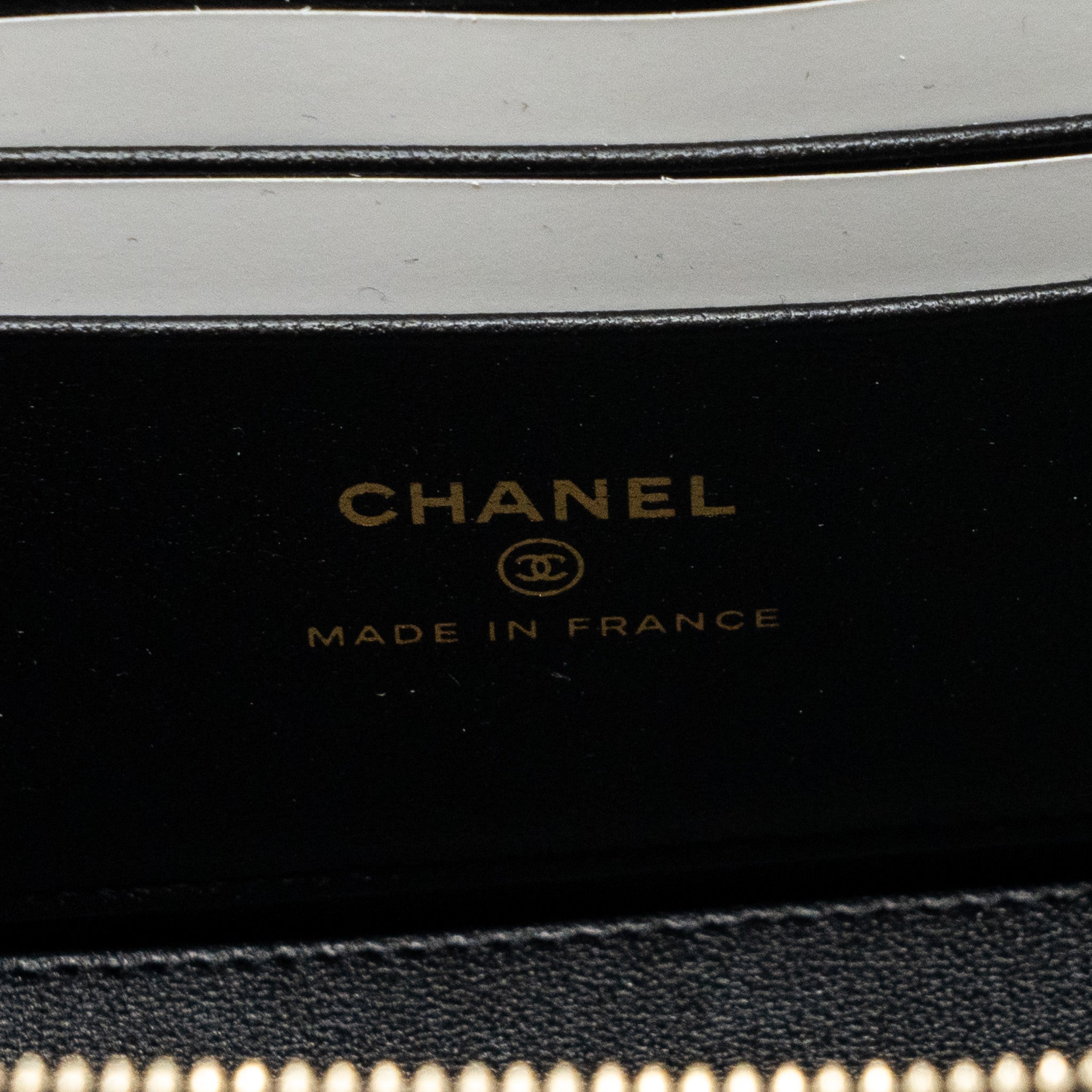 chanel-top-handle-long-vanity-with-chain-lambskin-black-lghwmicrochip-2