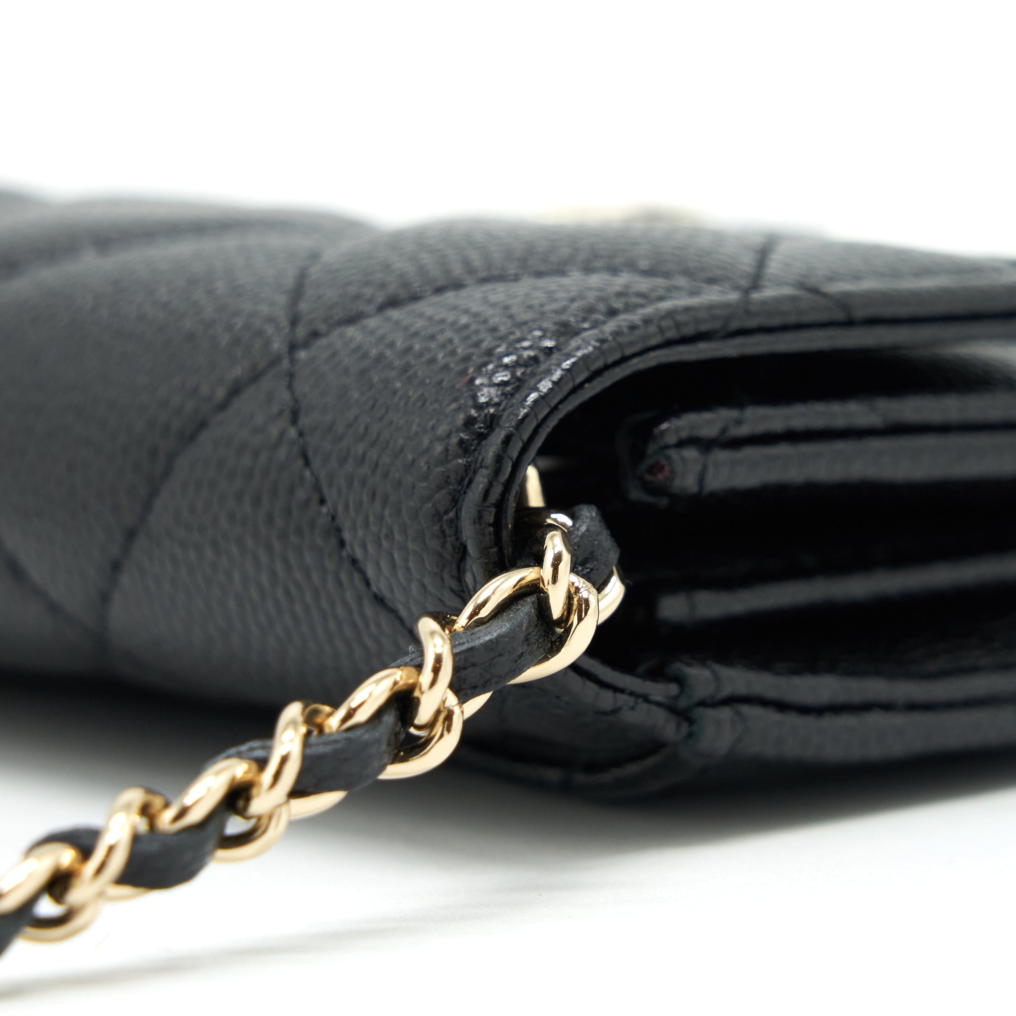 chanel-classic-card-holder-with-chain-caviar-black-lghw