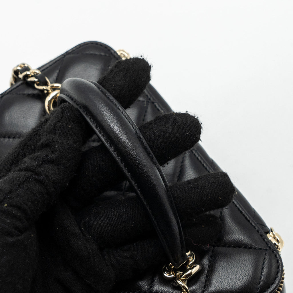 chanel-top-handle-long-vanity-with-chain-lambskin-black-lghwmicrochip-2