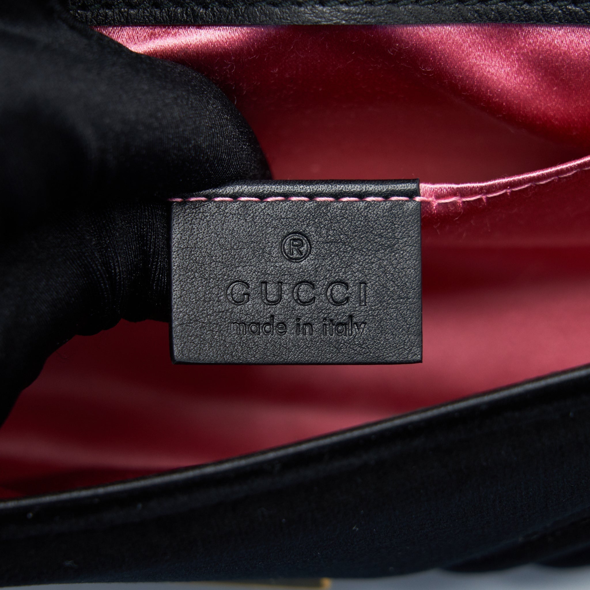 gucci-marmont-flap-bag-velvet-black