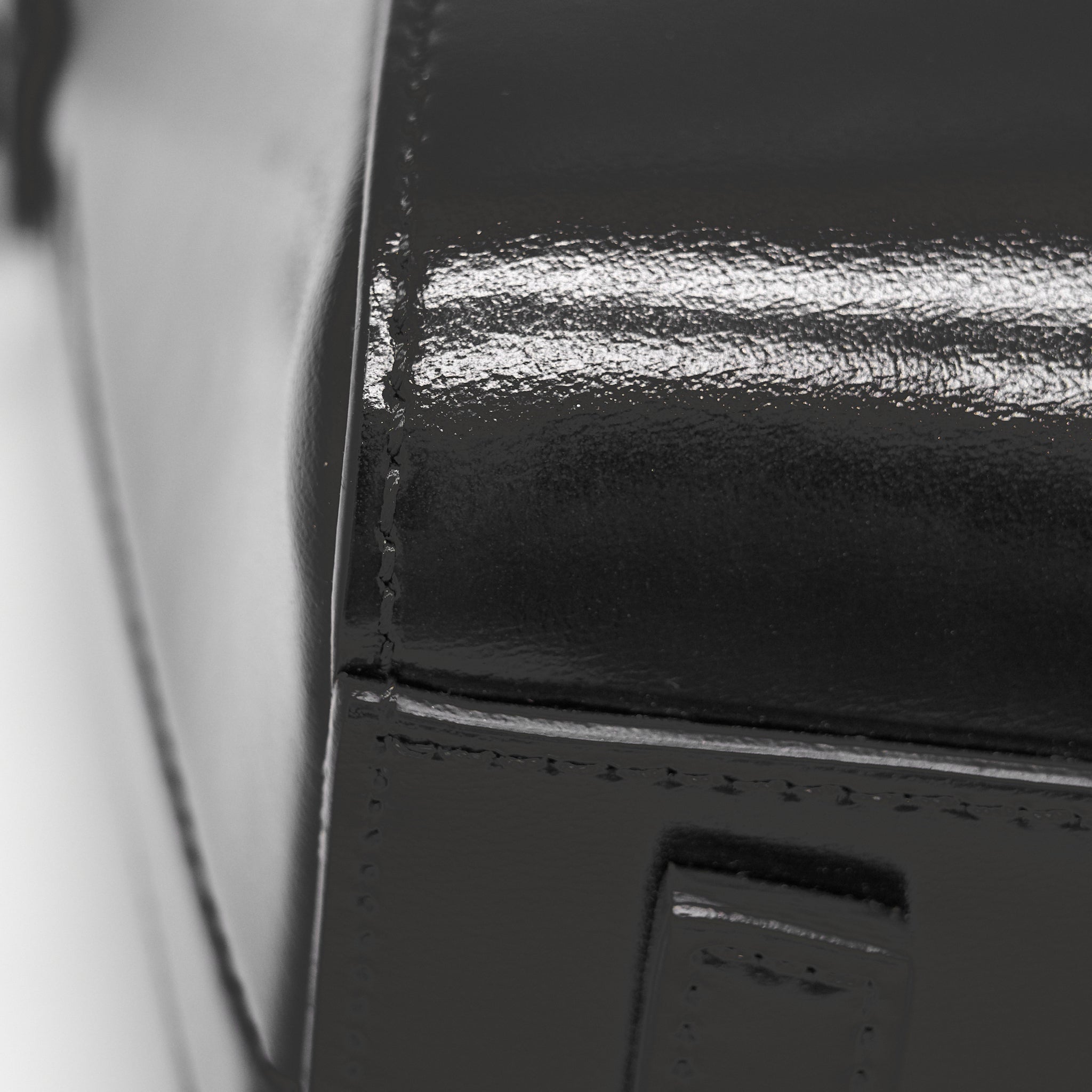 givenchy-antigona-mini-in-black-smooth-calfskin