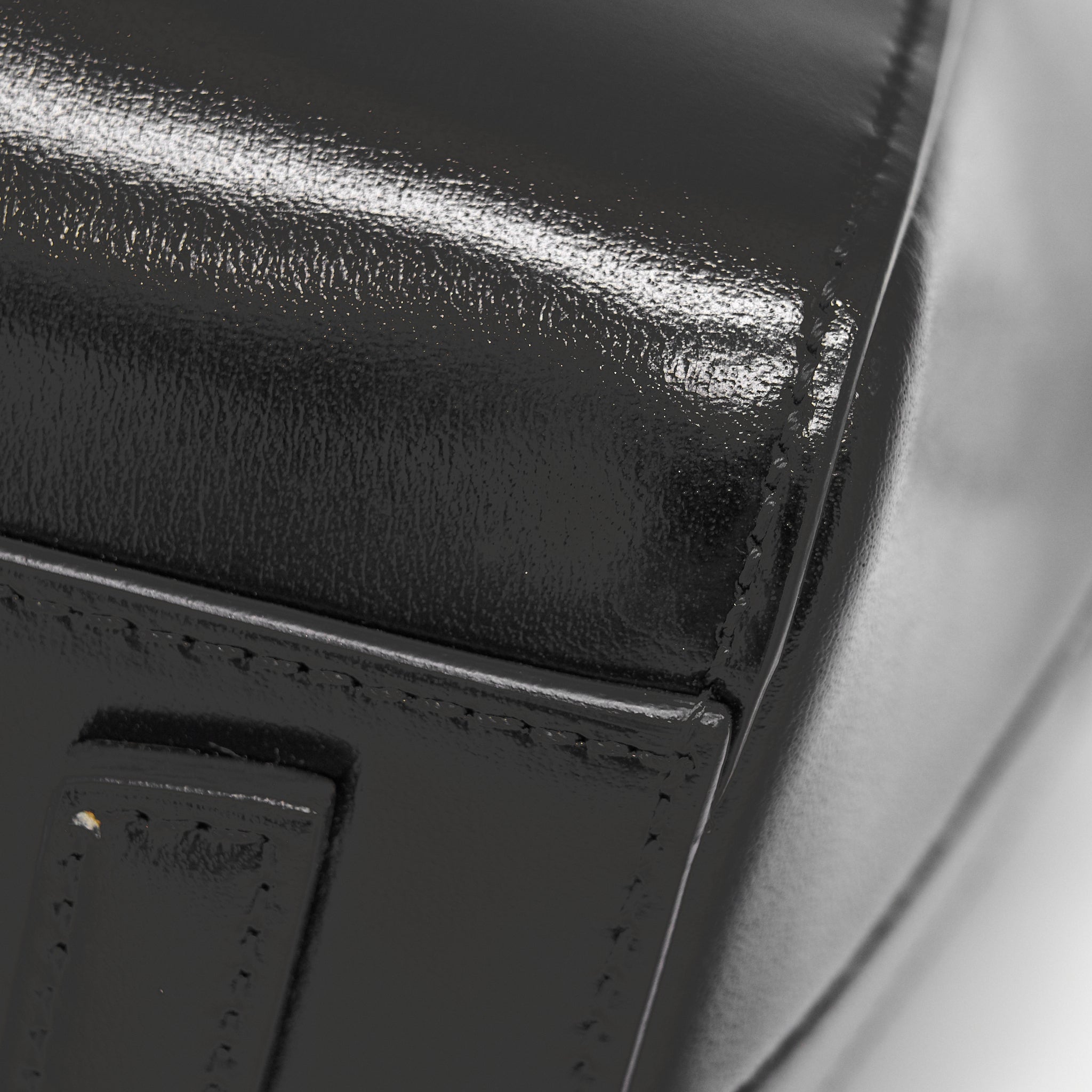 givenchy-antigona-mini-in-black-smooth-calfskin