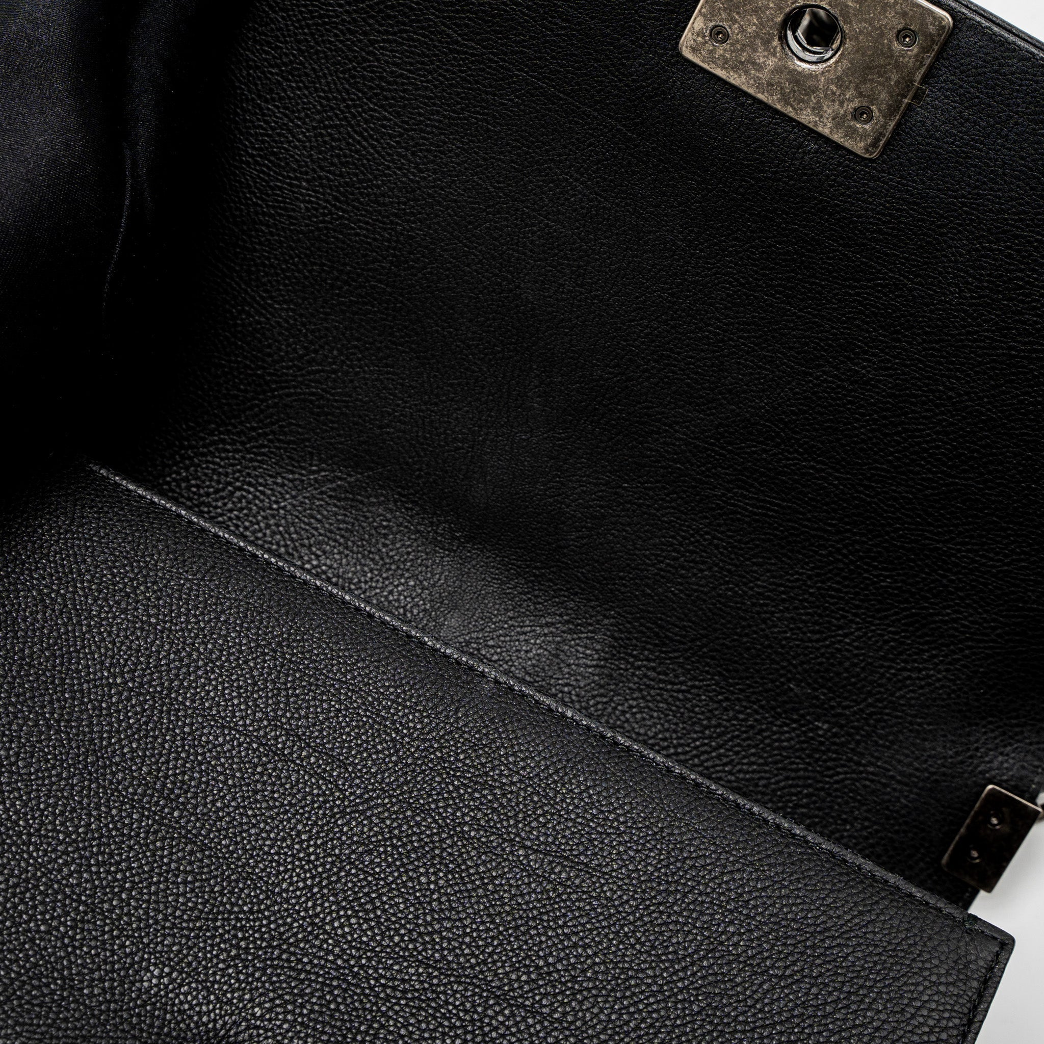 chanel-medium-boy-bag-grained-calfskin-black-ruthenium-hardware