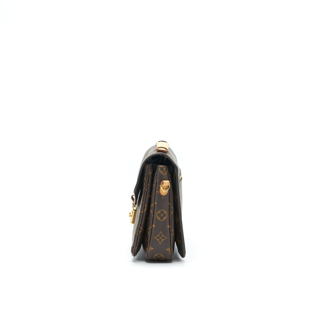 louis-vuitton-pochette-metis-monogram-canvas-1