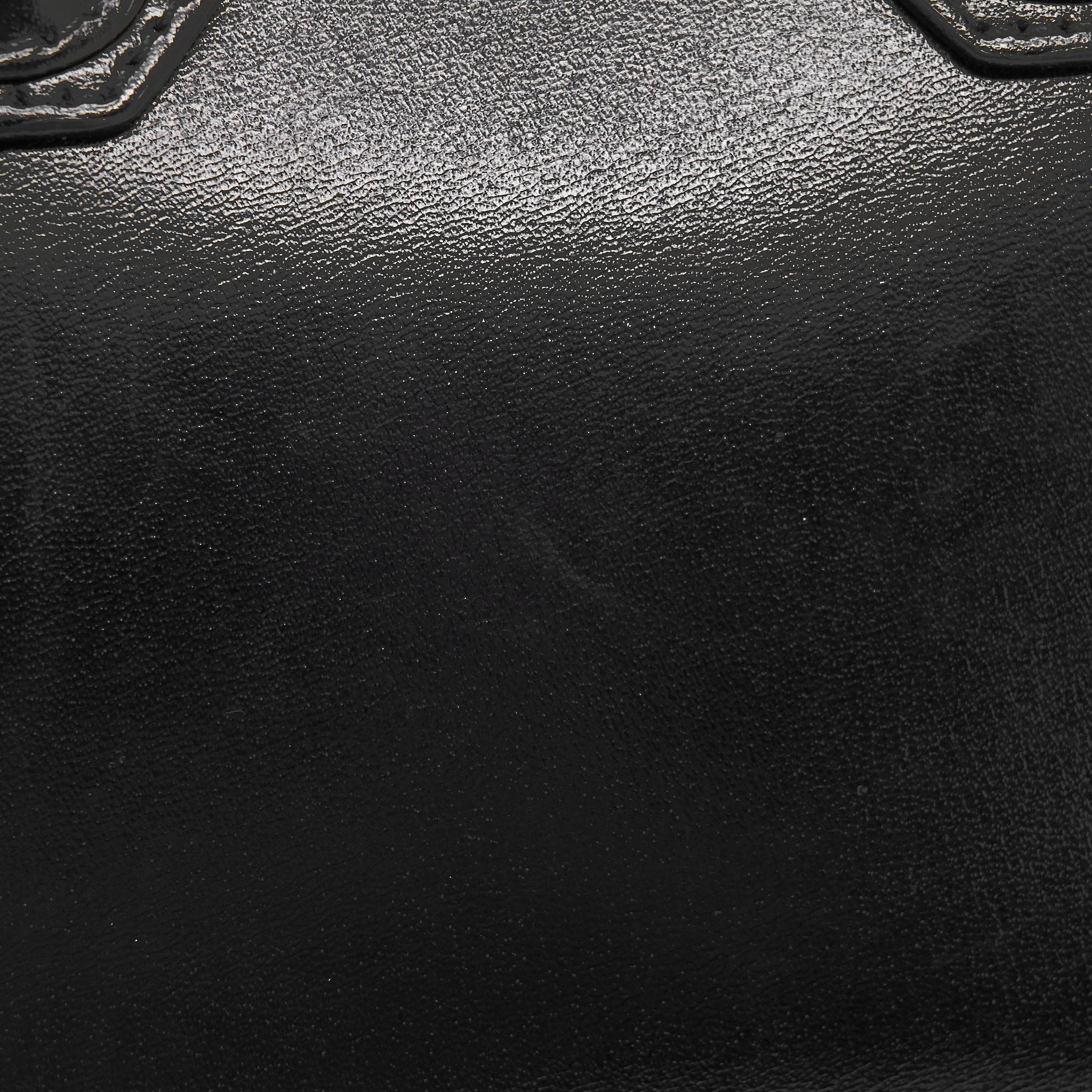 givenchy-antigona-mini-in-black-smooth-calfskin