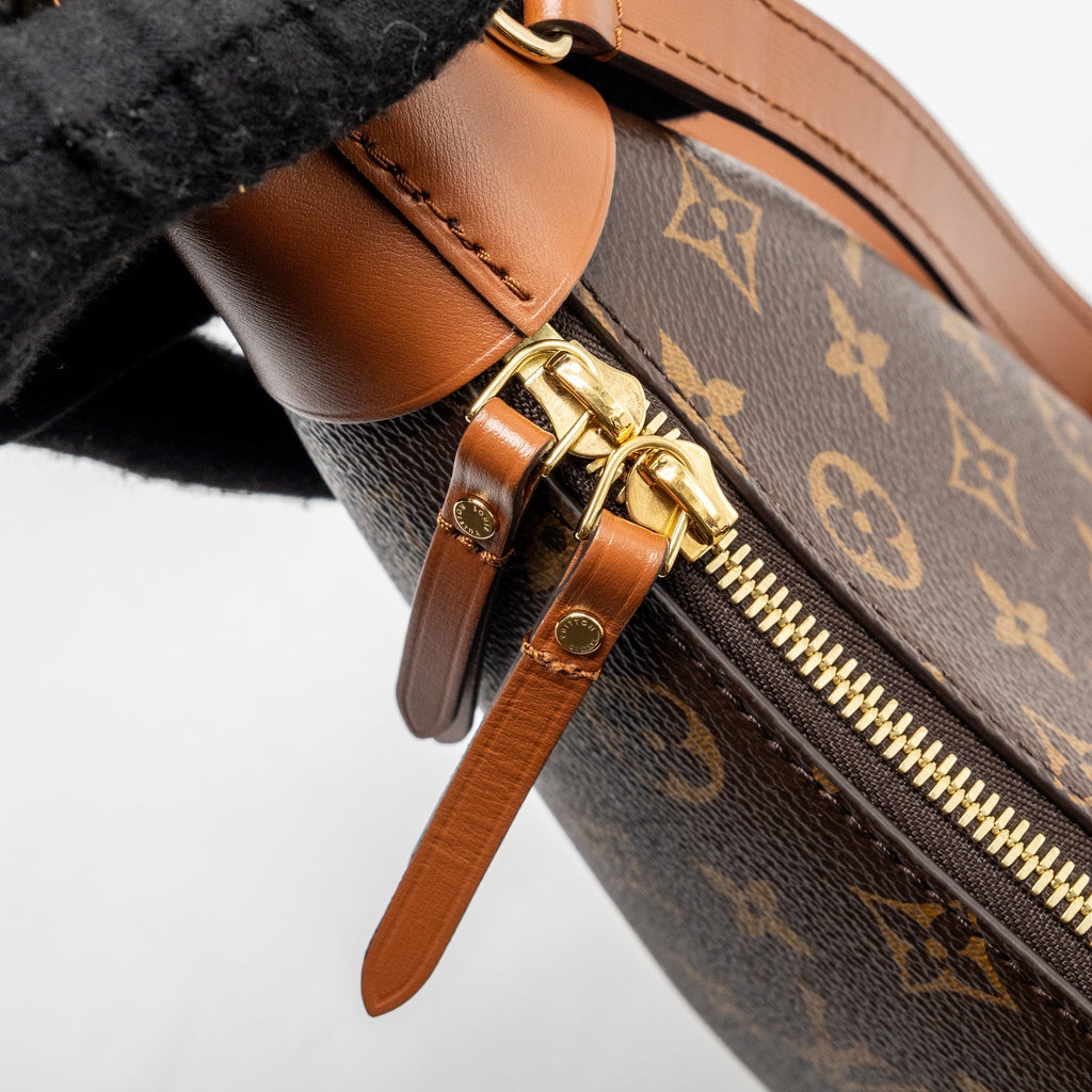 louis-vuitton-loop-hobo-bag-monogram-canvas-ghw