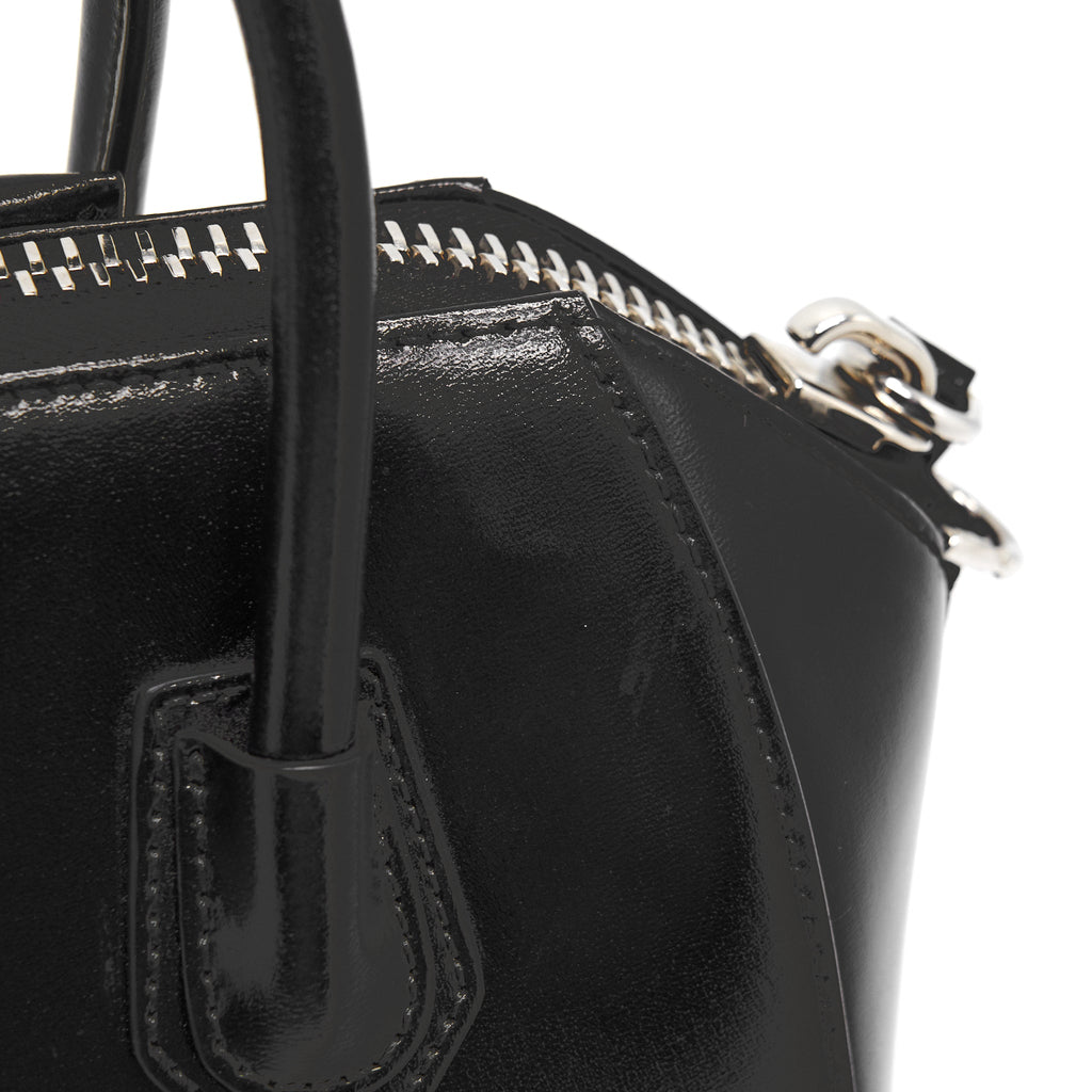 givenchy-antigona-mini-in-black-smooth-calfskin