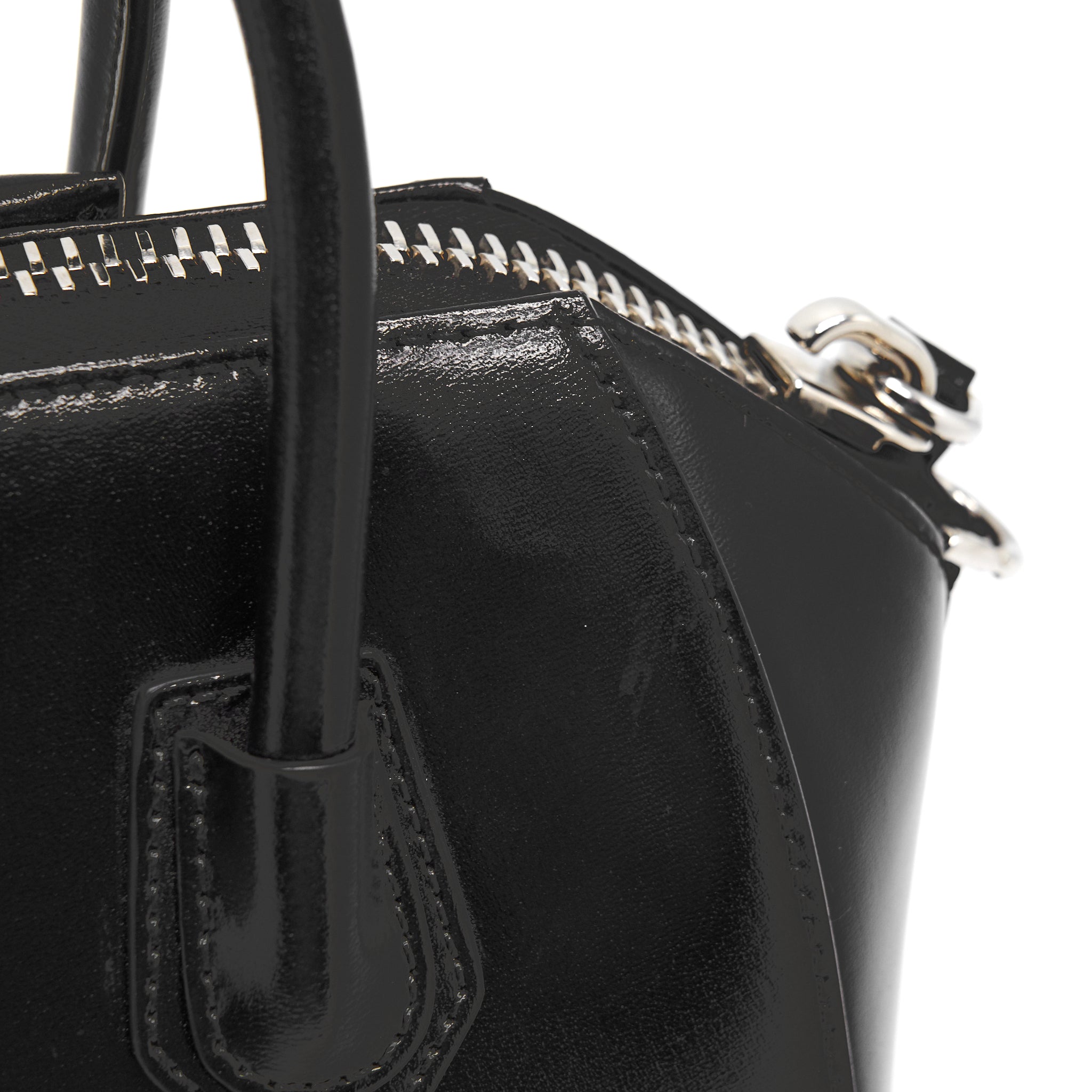givenchy-antigona-mini-in-black-smooth-calfskin