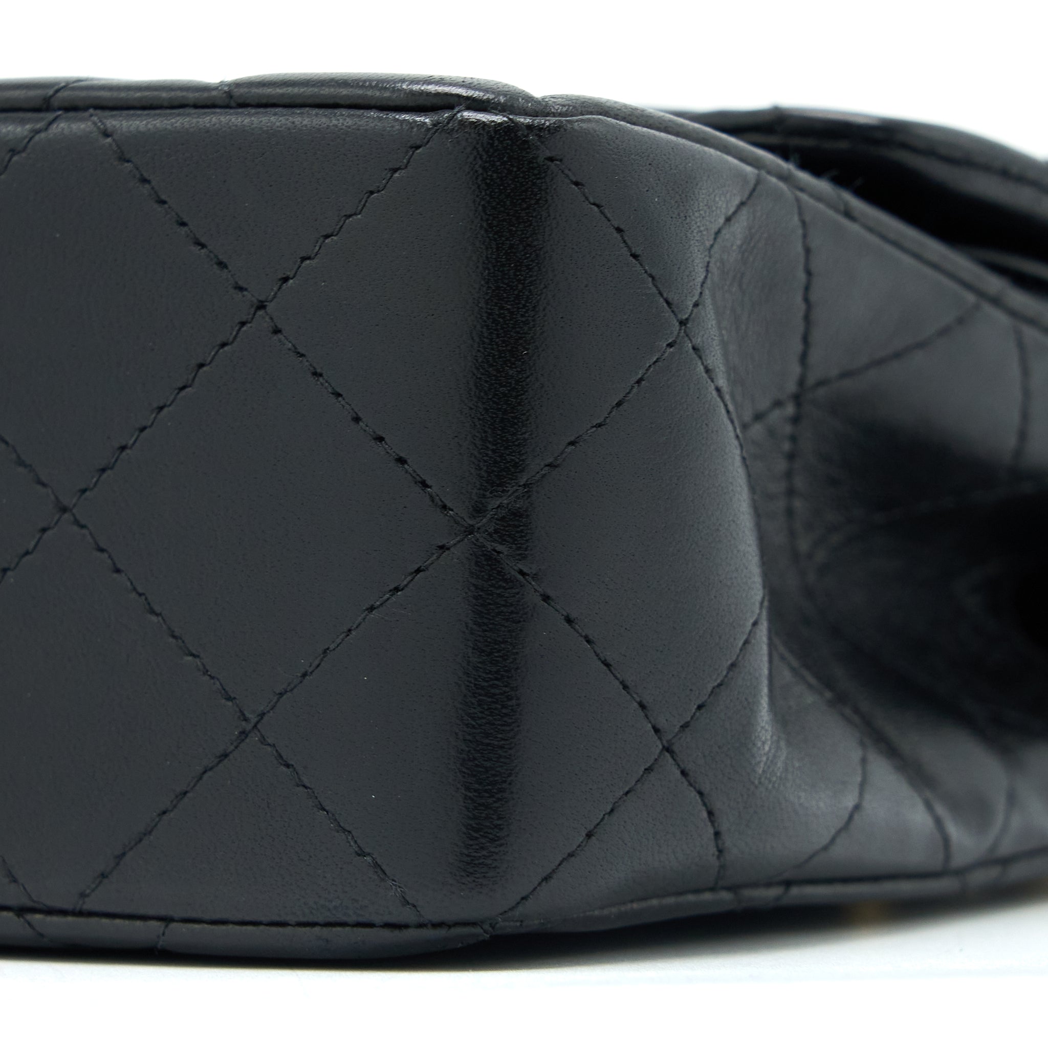 chanel-vintage-classic-double-flap-lambskin-black-ghw