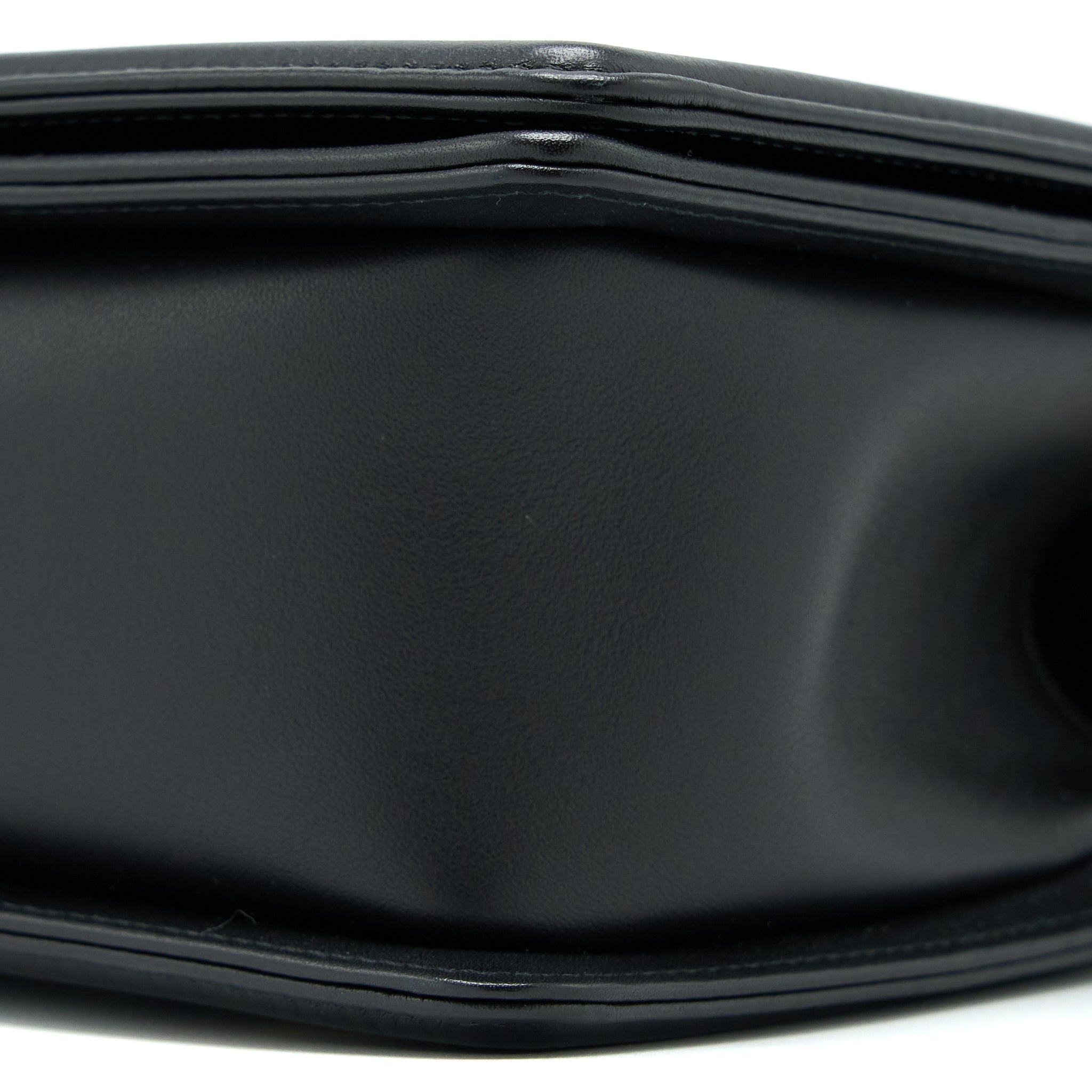 chanel-medium-boy-bag-lambskin-black-brushed-ghw