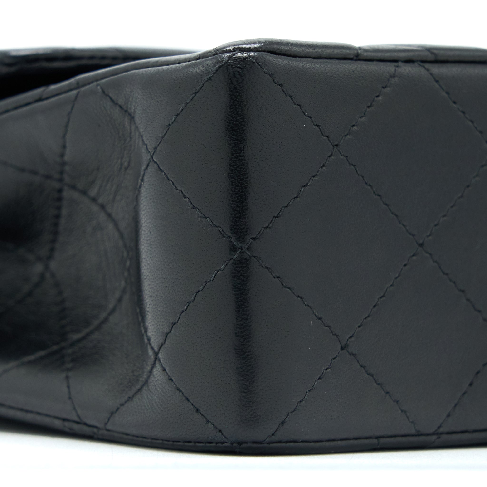 chanel-vintage-classic-double-flap-lambskin-black-ghw