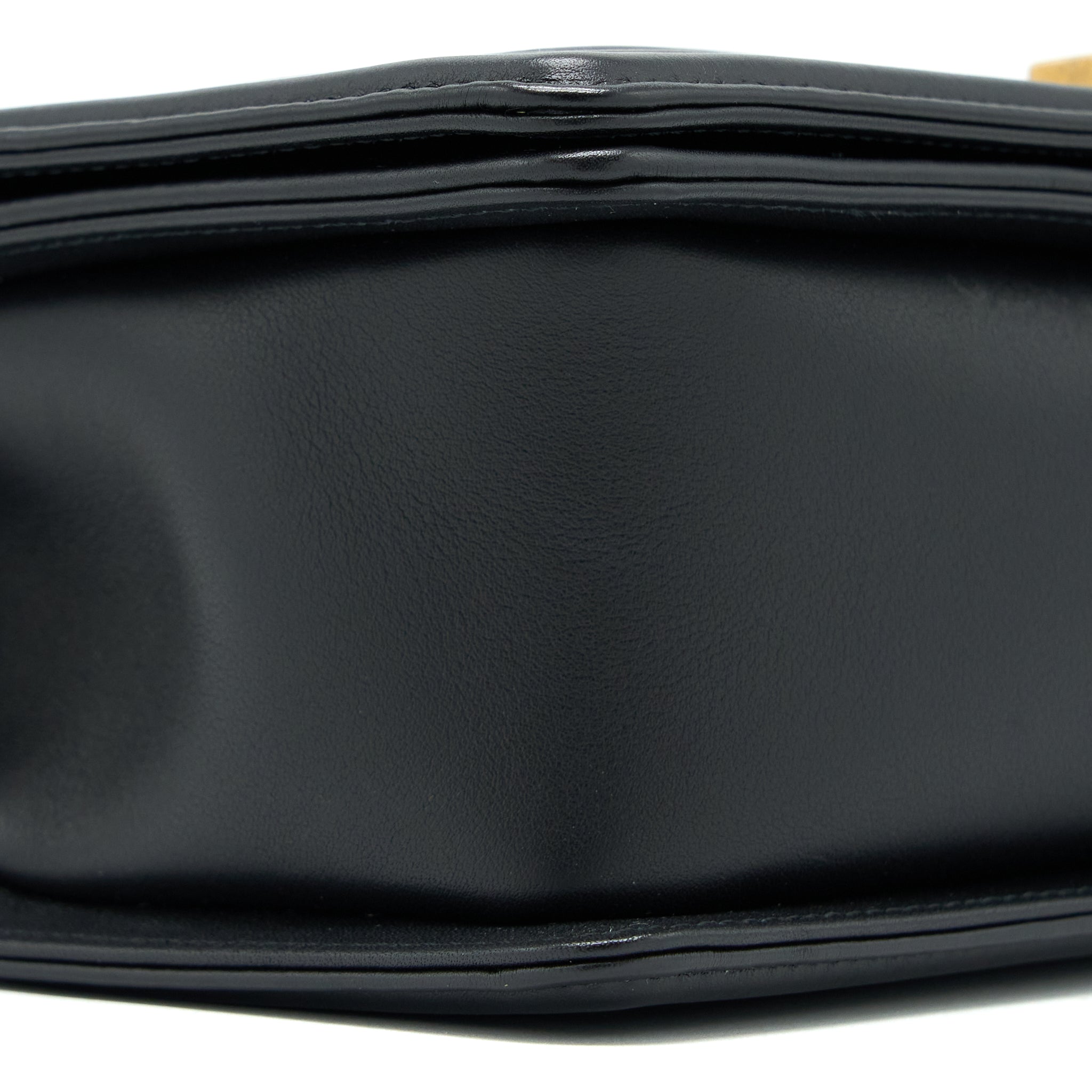 chanel-medium-boy-bag-lambskin-black-brushed-ghw