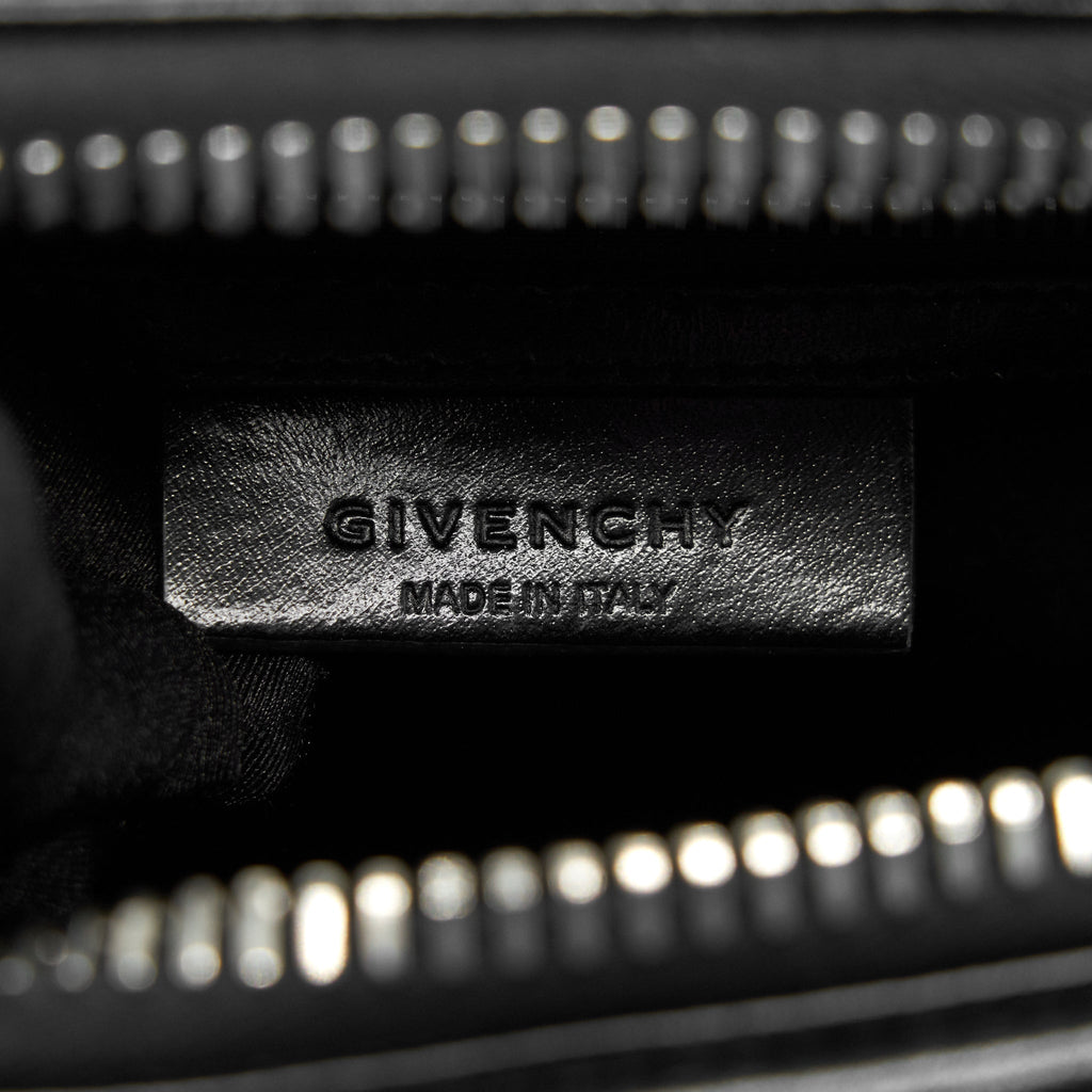 givenchy-antigona-mini-in-black-smooth-calfskin