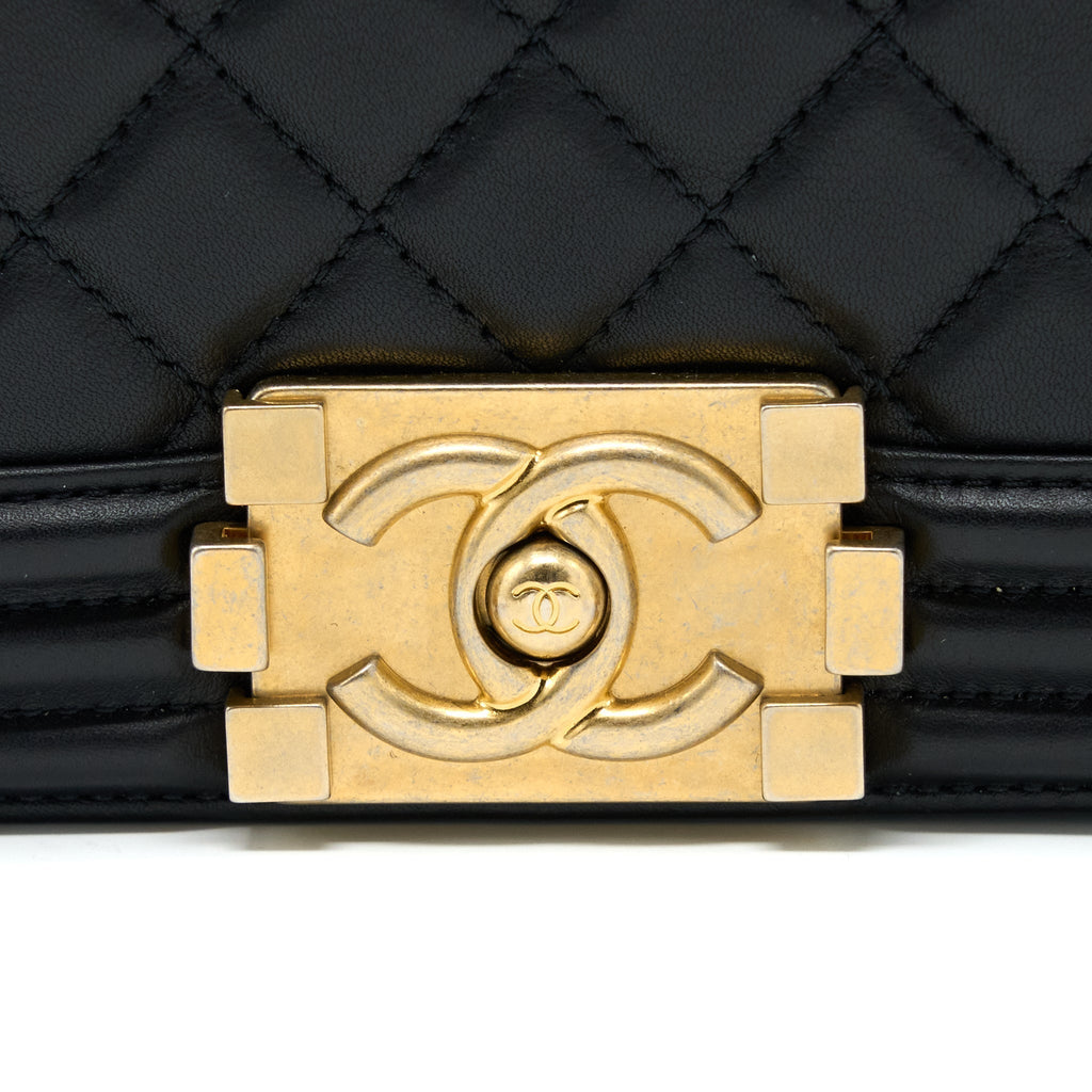 chanel-medium-boy-bag-lambskin-black-brushed-ghw
