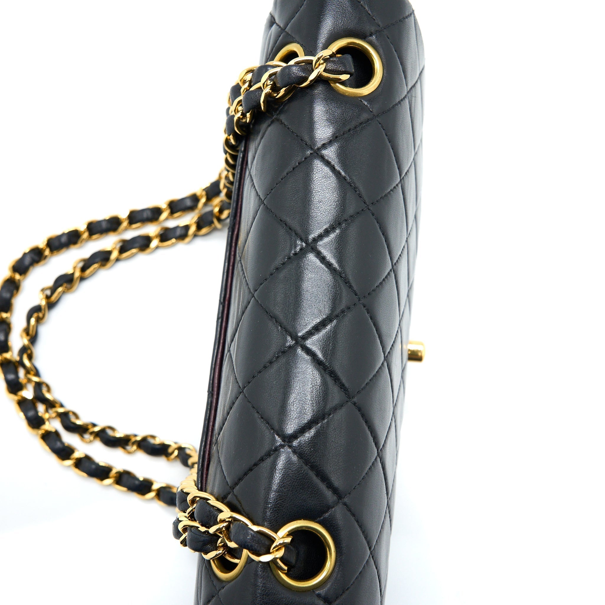 chanel-vintage-classic-double-flap-lambskin-black-ghw