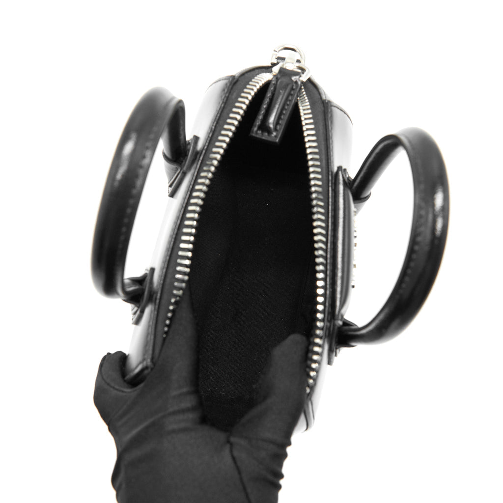 givenchy-antigona-mini-in-black-smooth-calfskin