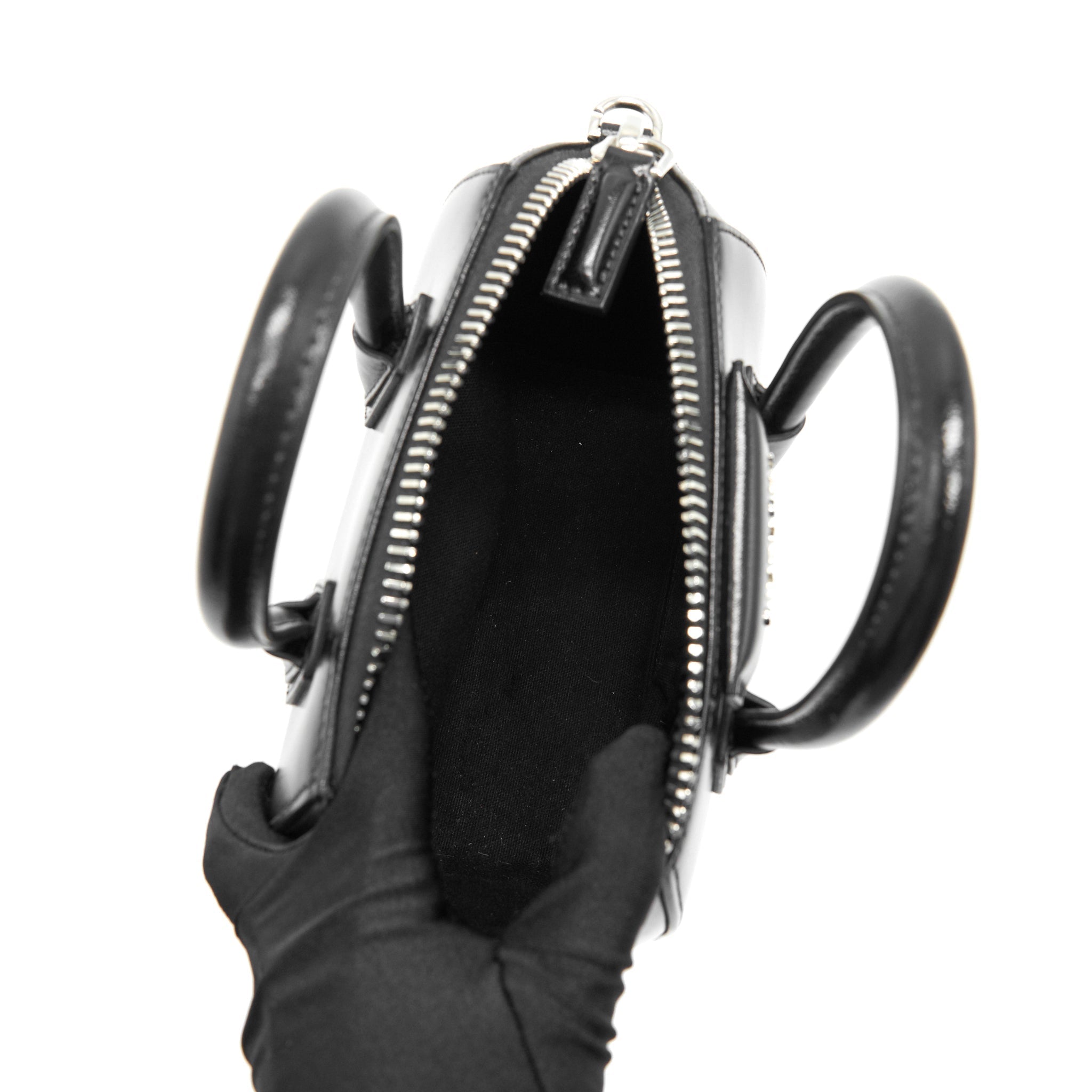 givenchy-antigona-mini-in-black-smooth-calfskin