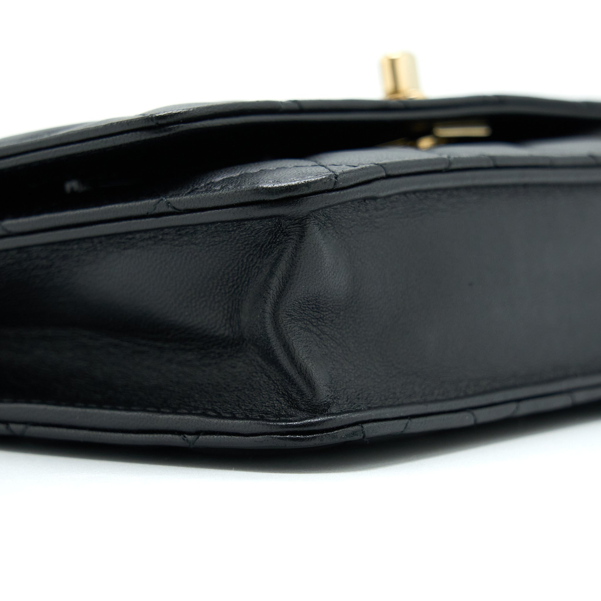 chanel-trendy-cc-wallet-on-chain-lambskin-black-ghw