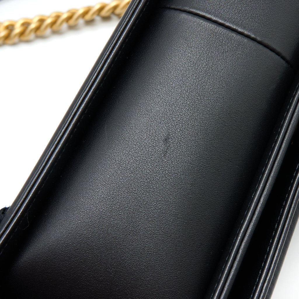 chanel-medium-boy-bag-lambskin-black-brushed-ghw