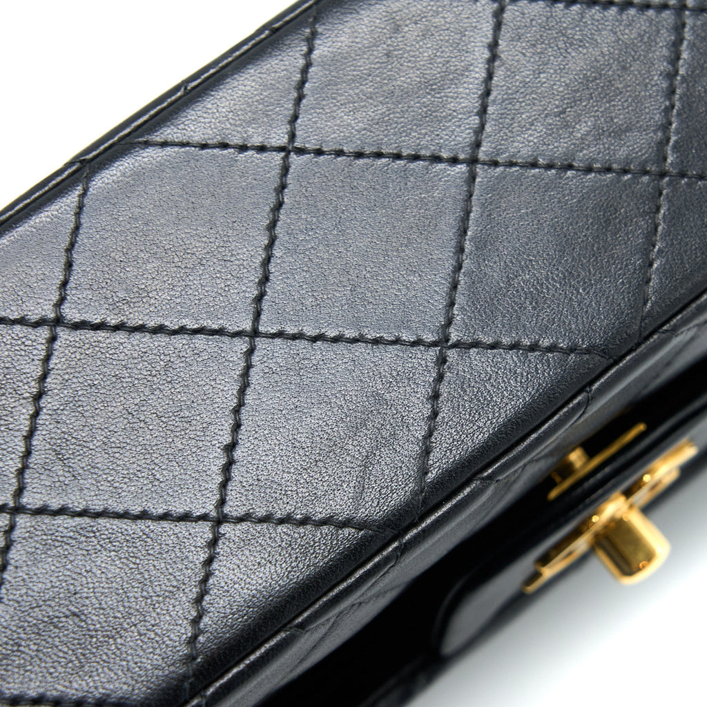 chanel-vintage-classic-double-flap-lambskin-black-ghw