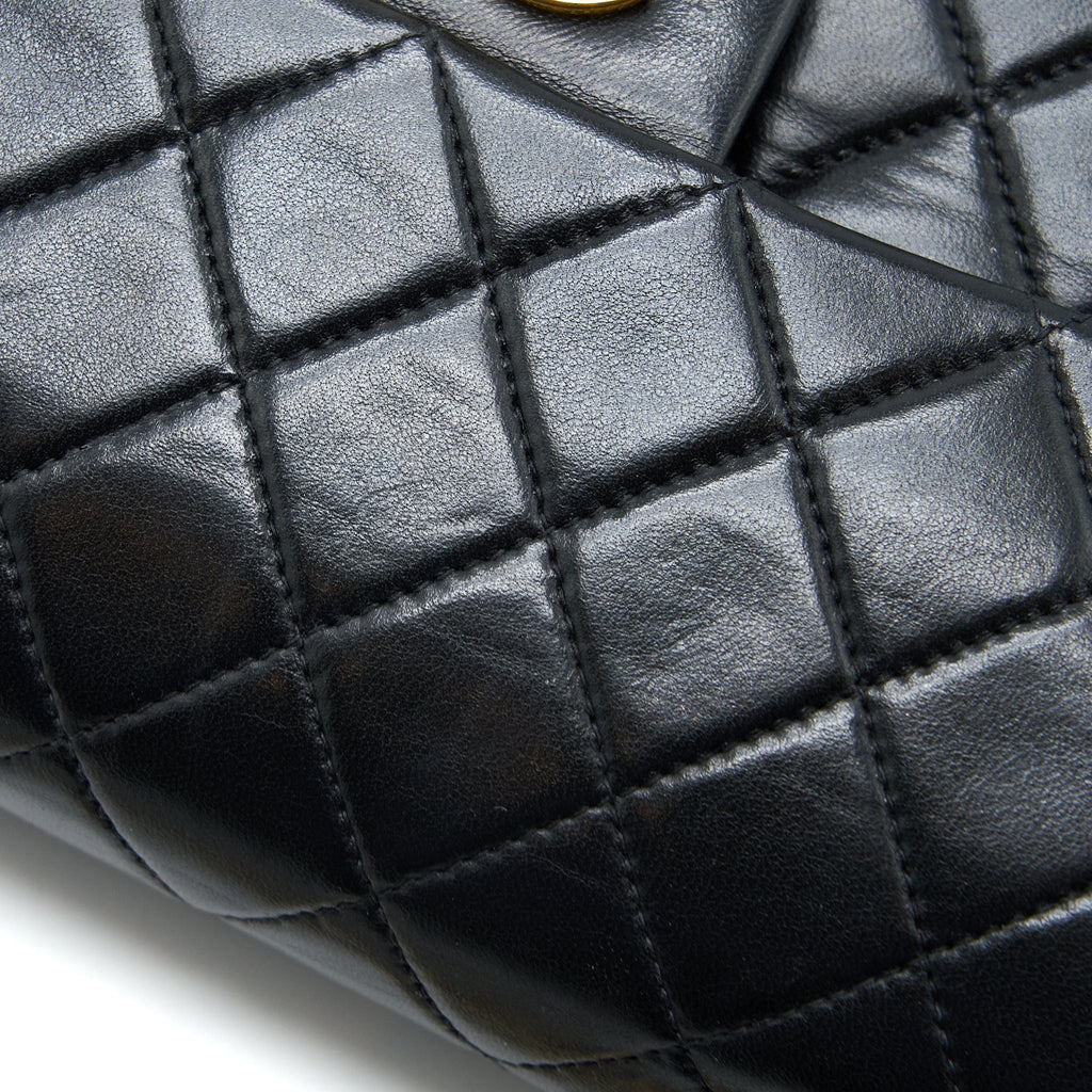 chanel-vintage-classic-double-flap-lambskin-black-ghw