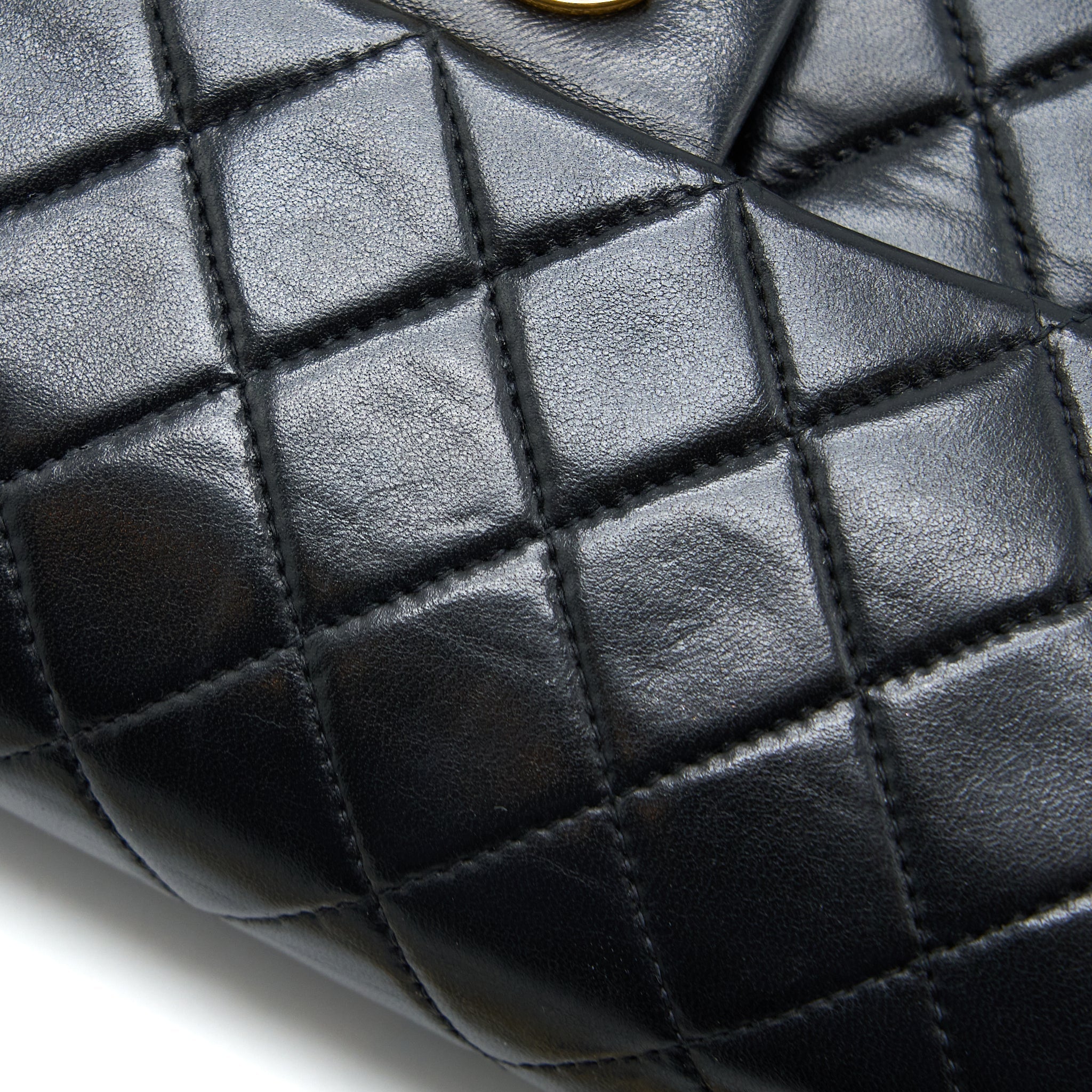 chanel-vintage-classic-double-flap-lambskin-black-ghw