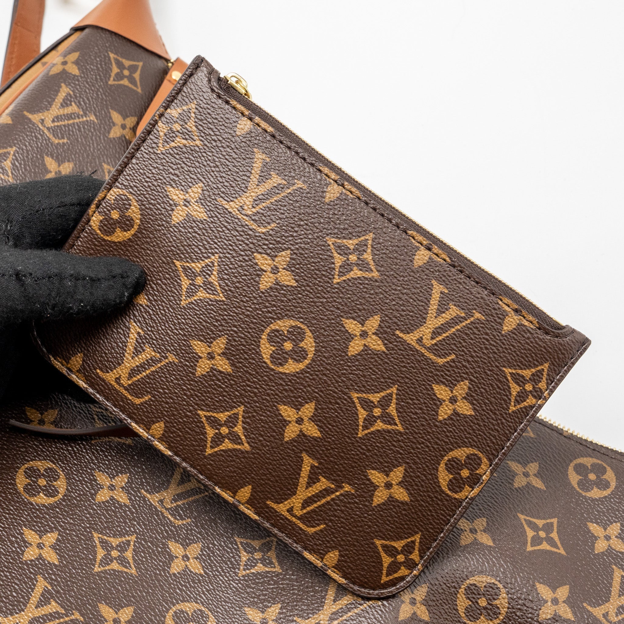 louis-vuitton-loop-hobo-bag-monogram-canvas-ghw