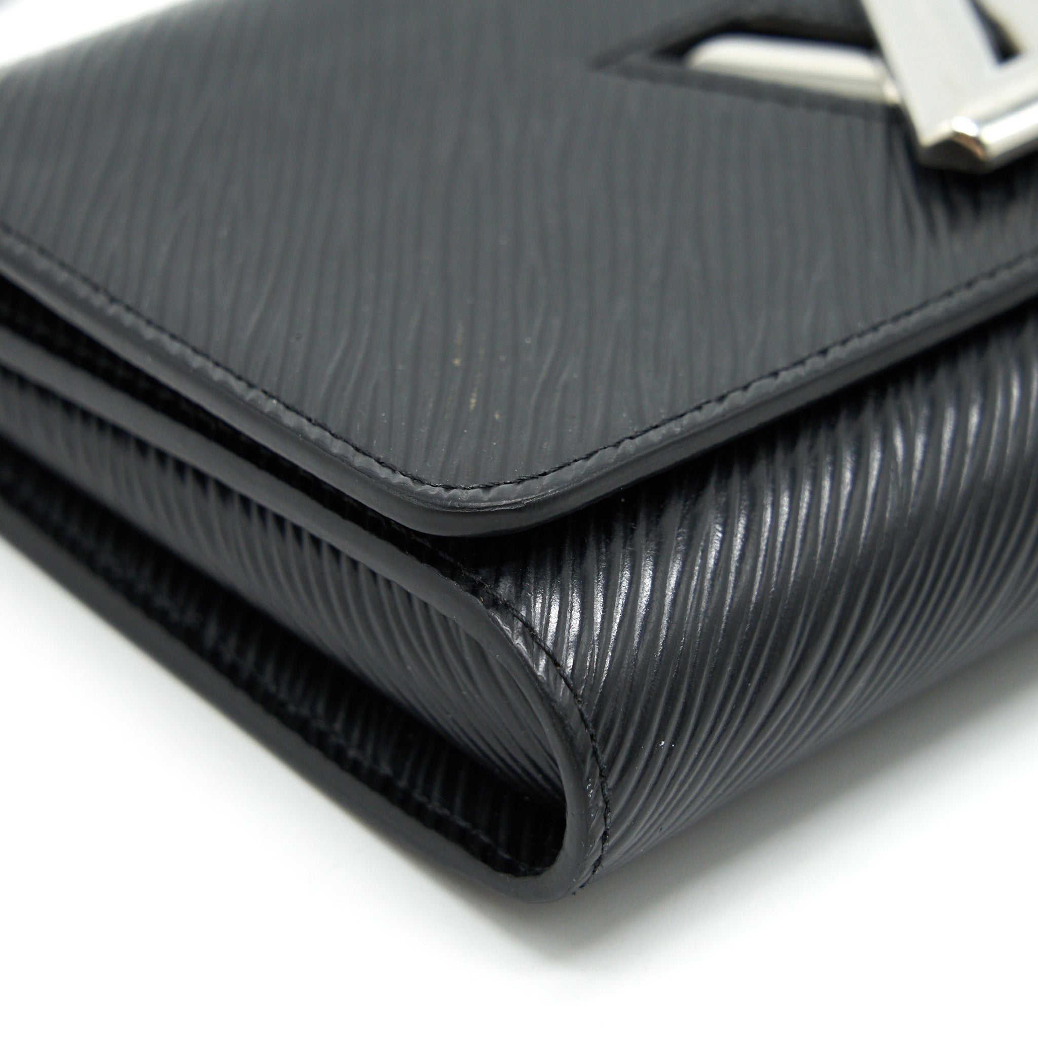 louis-vuitton-twist-wallet-on-chain-black-shw-epi-leather