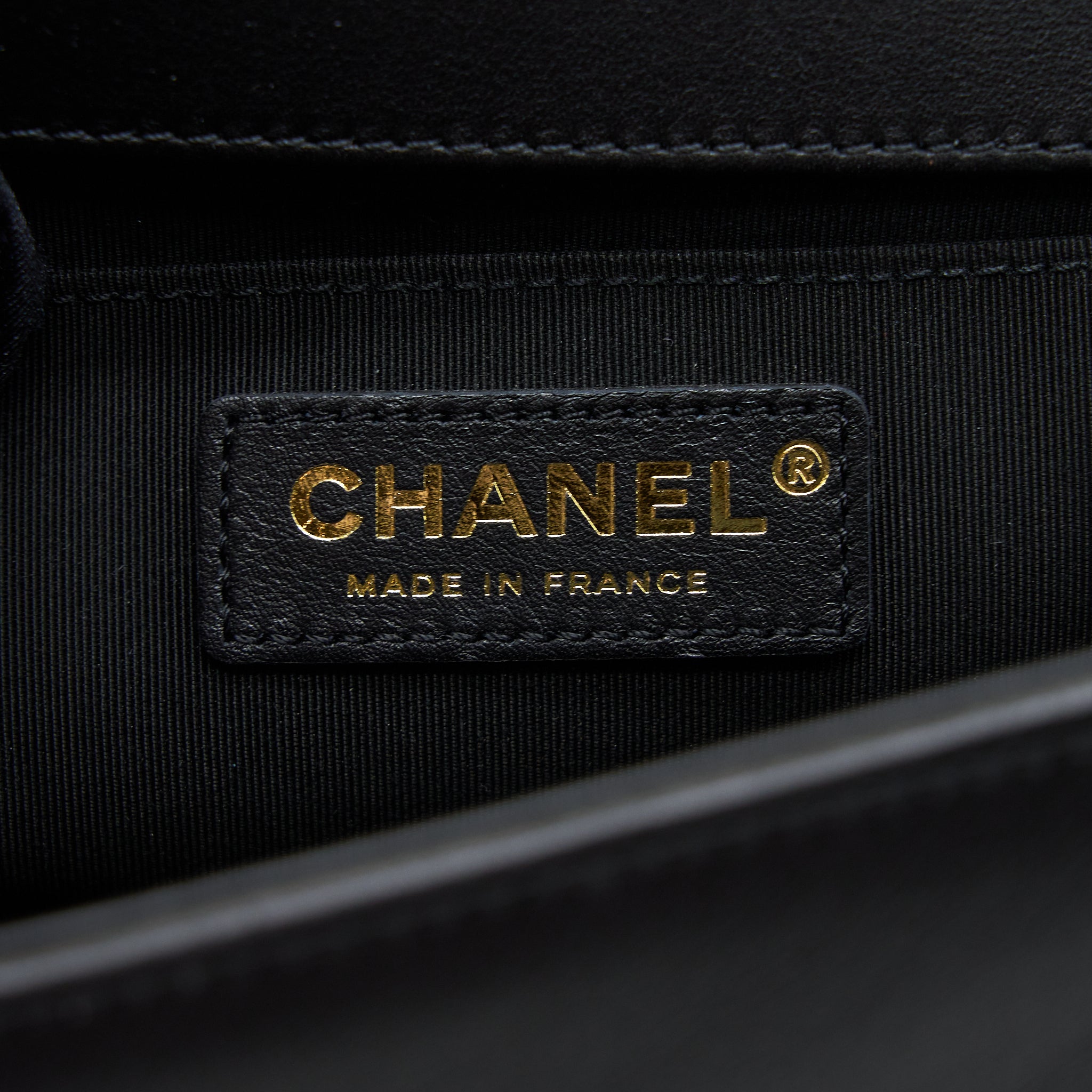 chanel-medium-boy-bag-lambskin-black-brushed-ghw