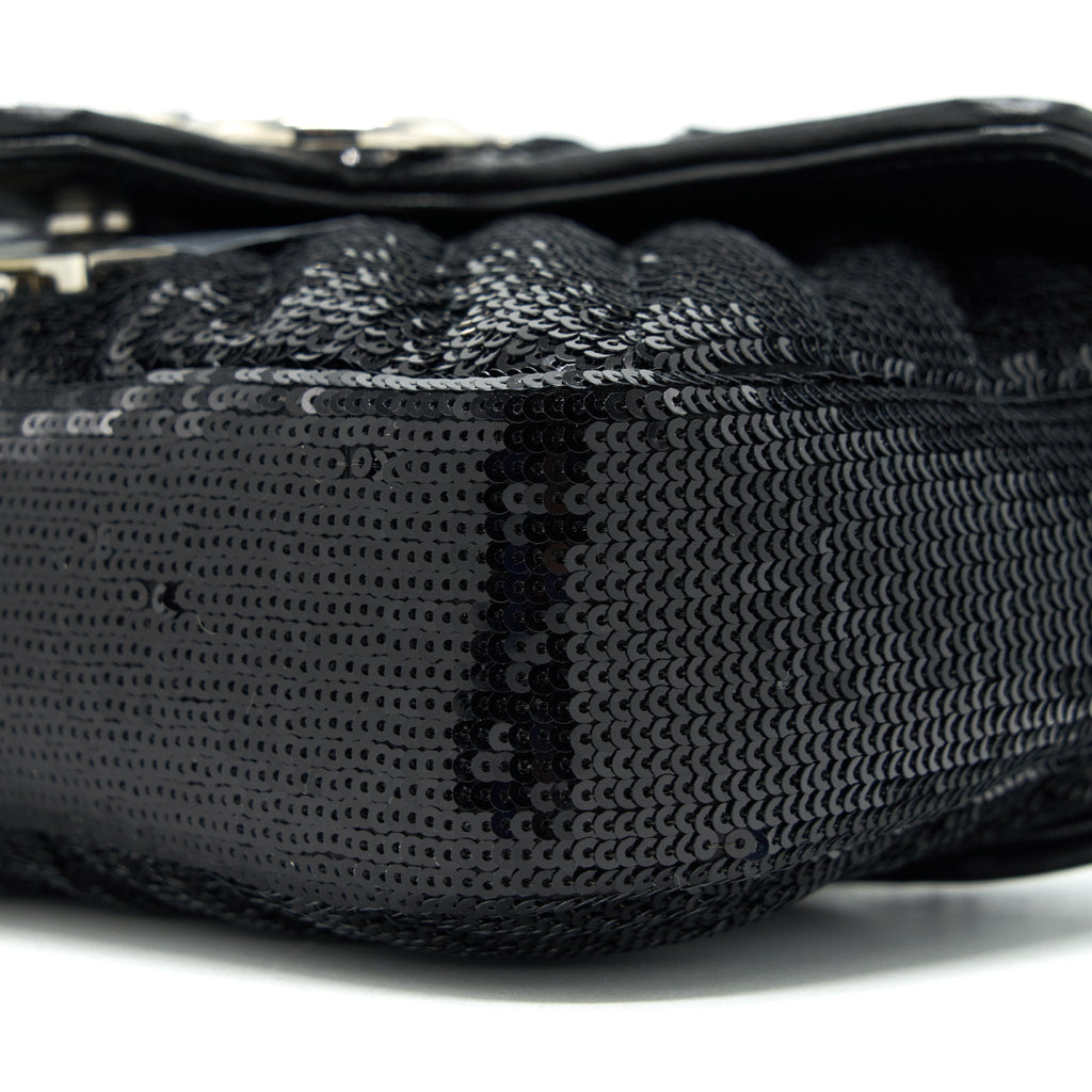 gucci-marmont-mini-sequin-shoulder-bag-black