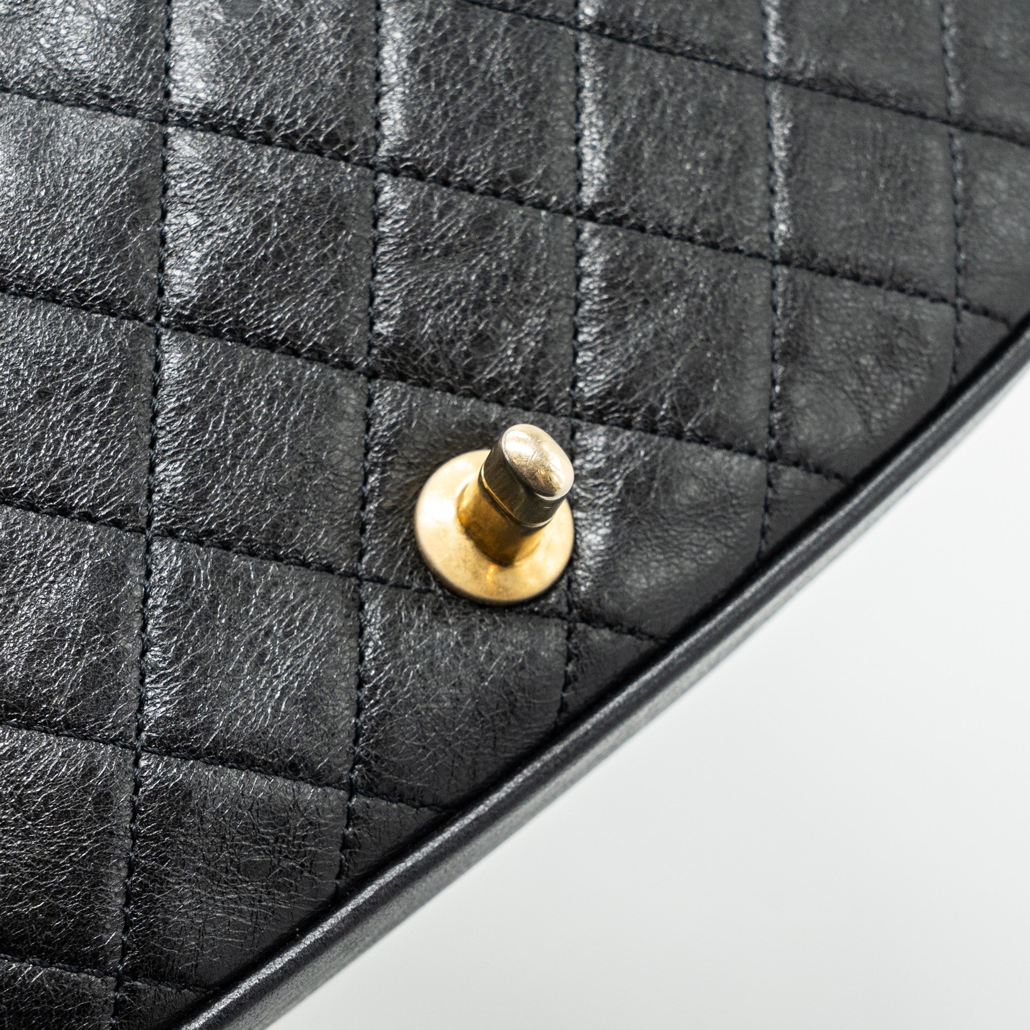 chanel-quilted-flap-bag-white-black-ghw