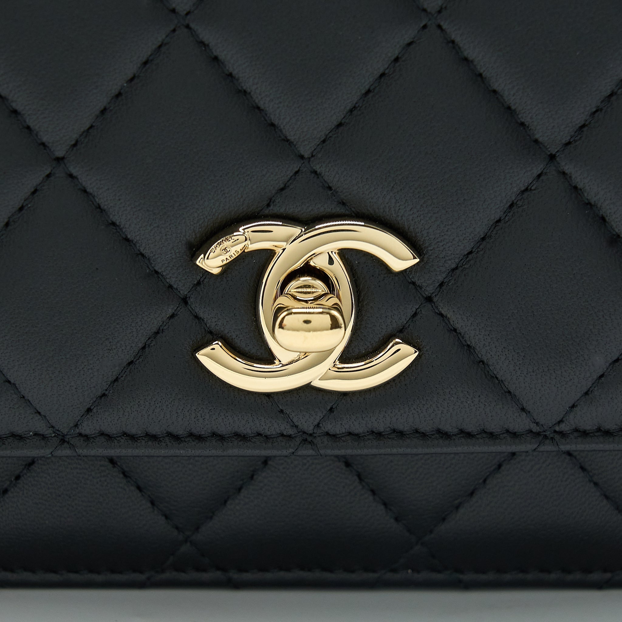 chanel-trendy-cc-wallet-on-chain-lambskin-black-ghw