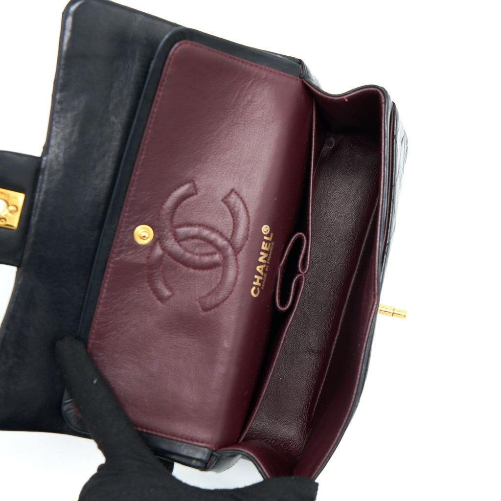 chanel-vintage-classic-double-flap-lambskin-black-ghw