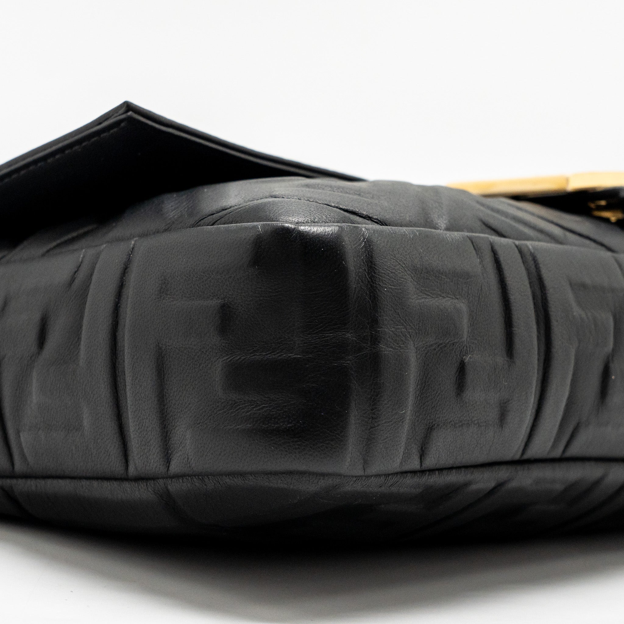 fendi-large-baguette-bag-nappa-black-ghw-1