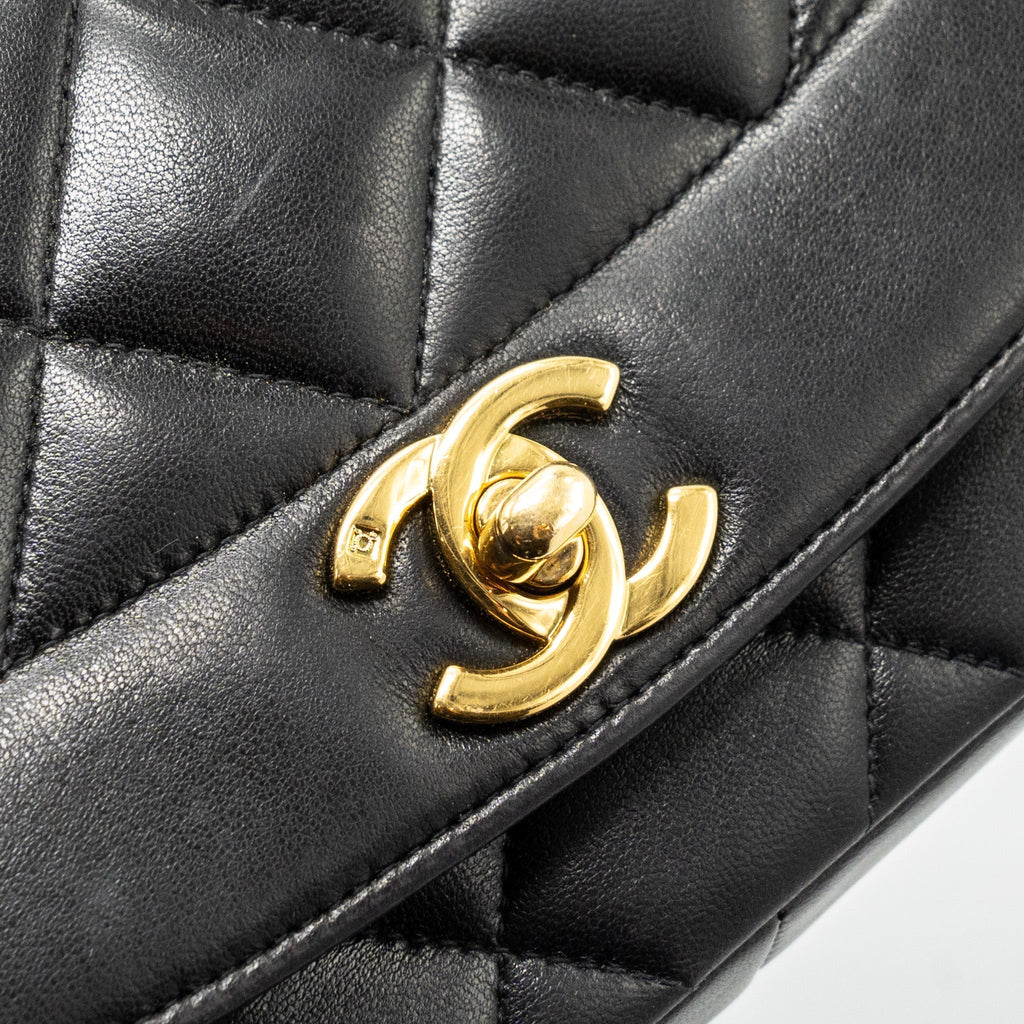 chanel-vintage-diana-flap-bag-lambskin-black-ghw