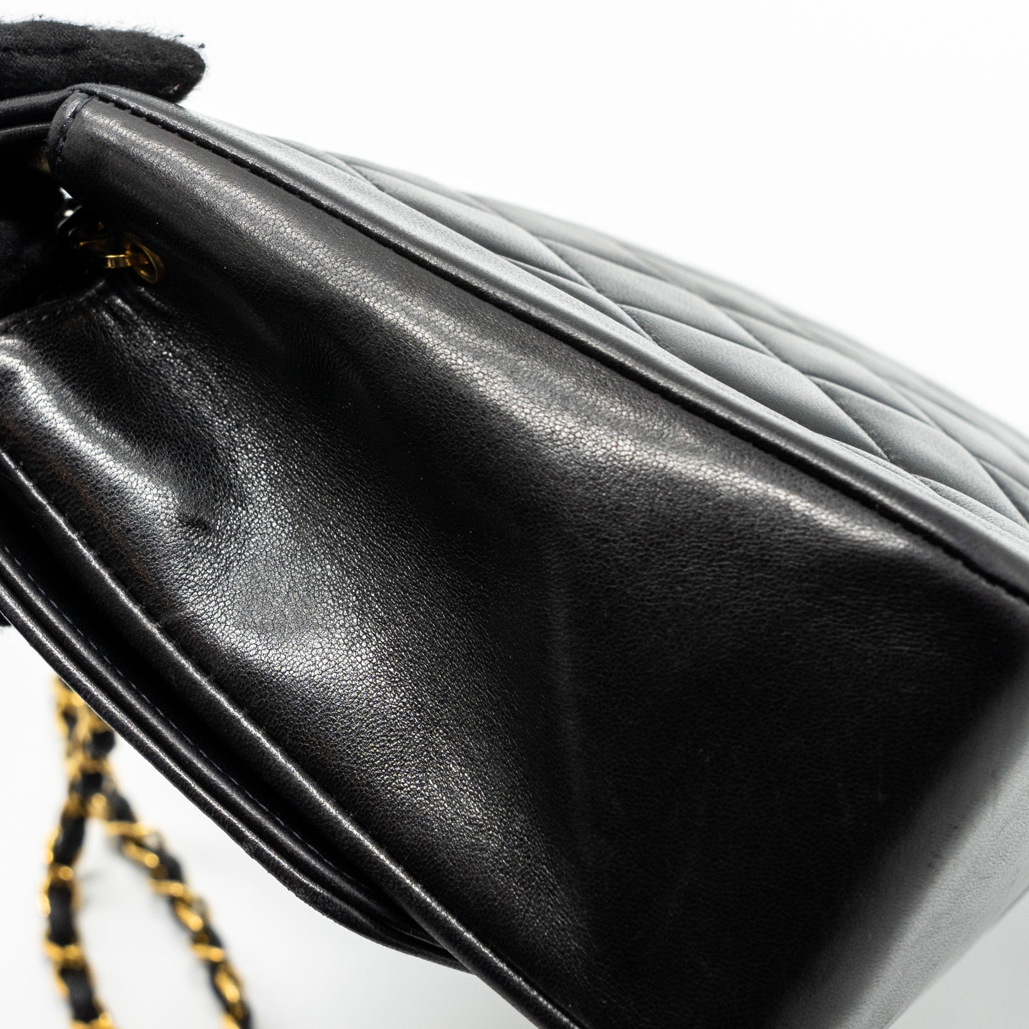 chanel-vintage-diana-flap-bag-lambskin-black-ghw