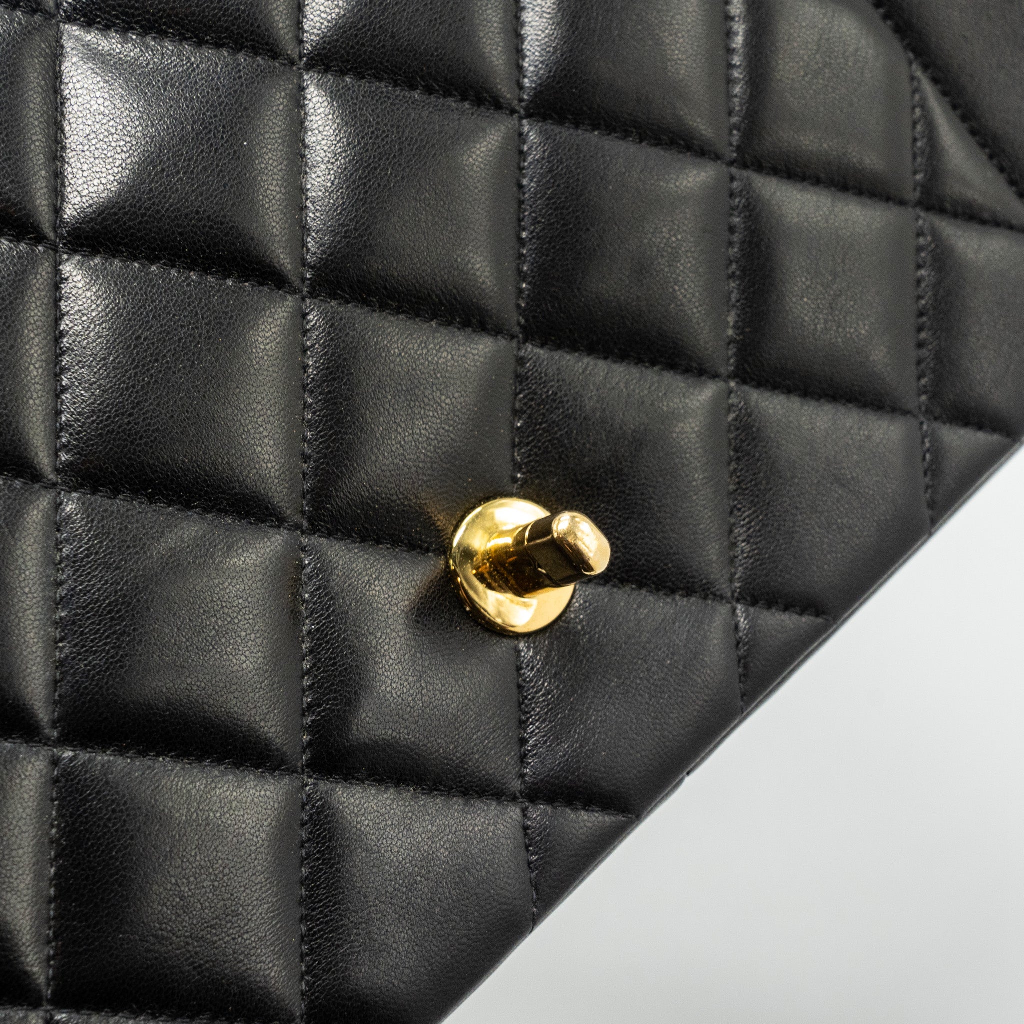 chanel-vintage-diana-flap-bag-lambskin-black-ghw