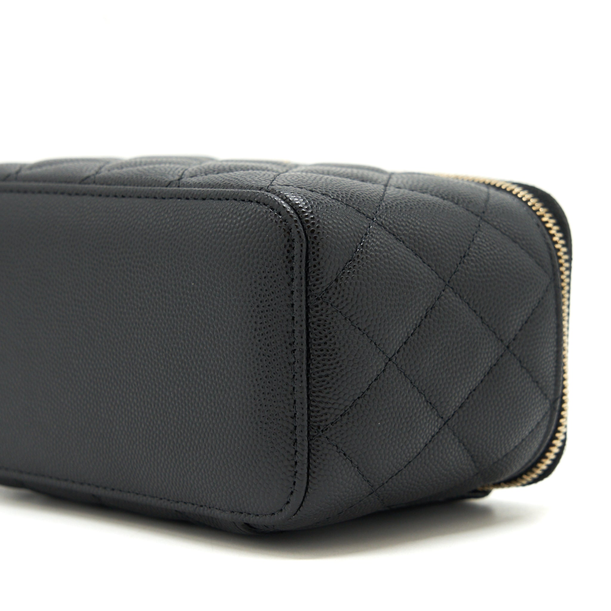 chanel-caviar-long-vanity-case-with-chain-caviar-black-lghw