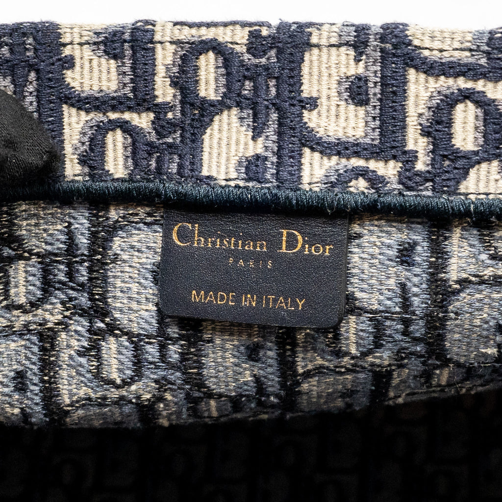 dior-large-book-tote-blue-dior-oblique-embroidery-2