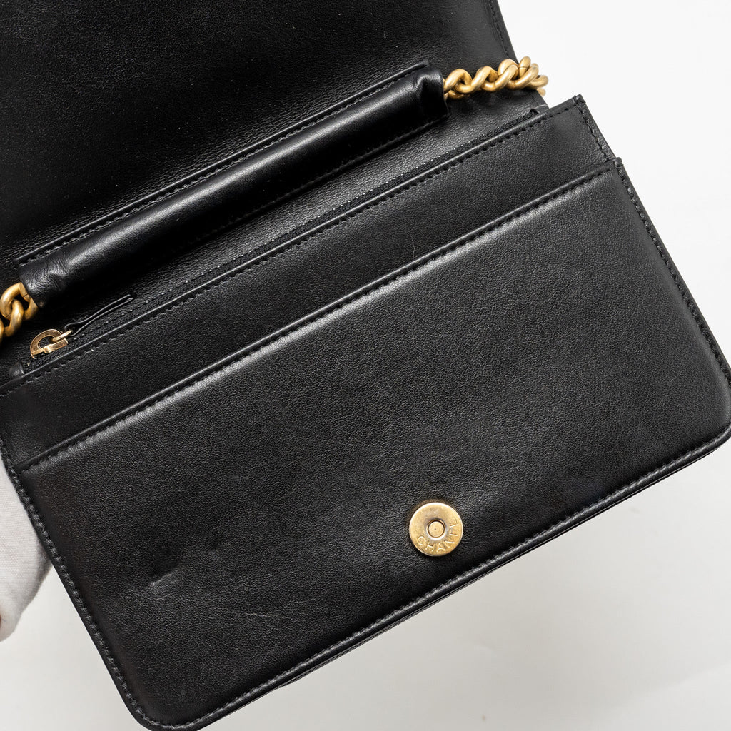 chanel-boy-wallet-on-chain-caviar-black-ghw-4