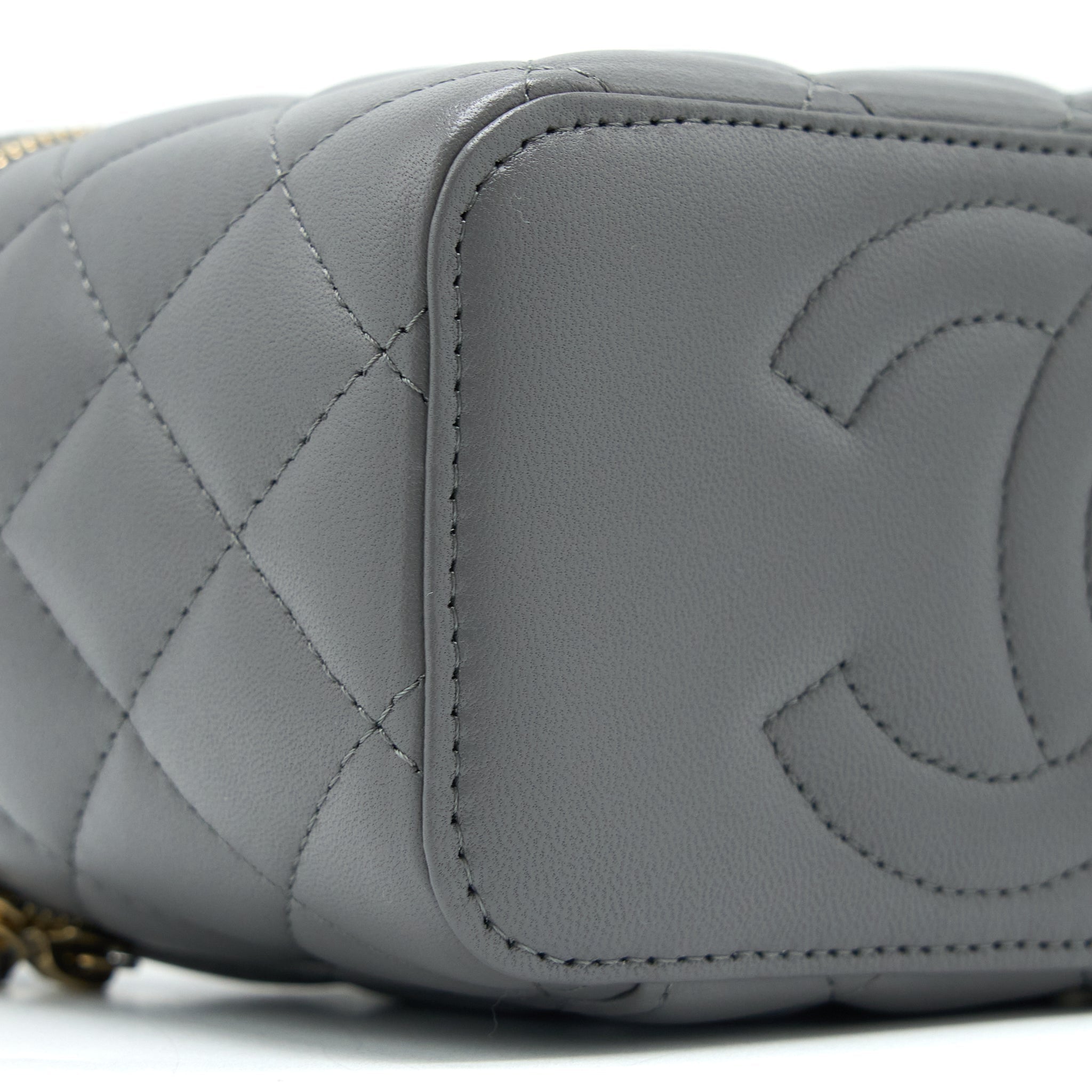 chanel-top-handle-long-vanity-with-chain-lambskin-grey-lghw-microchip
