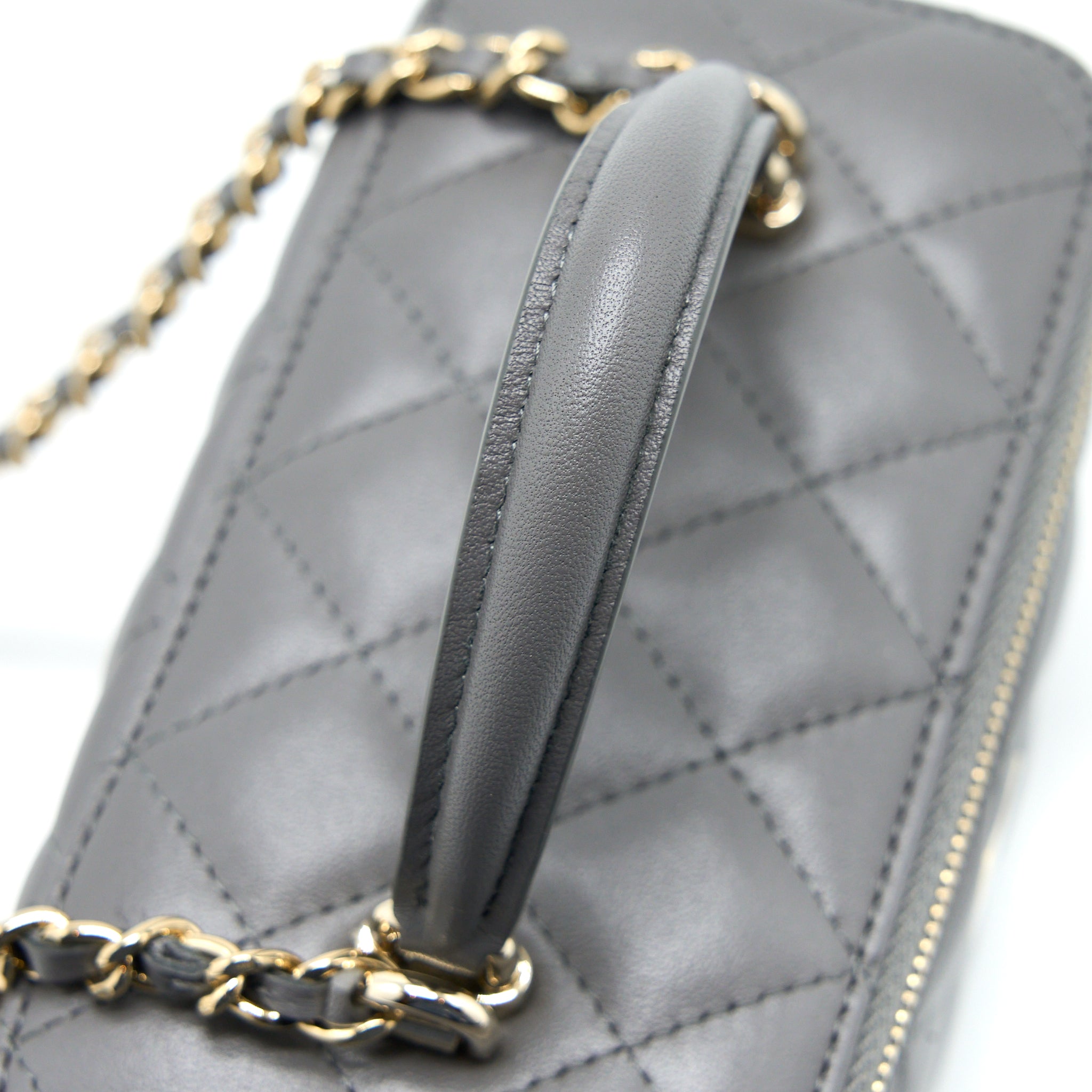 chanel-top-handle-long-vanity-with-chain-lambskin-grey-lghw-microchip