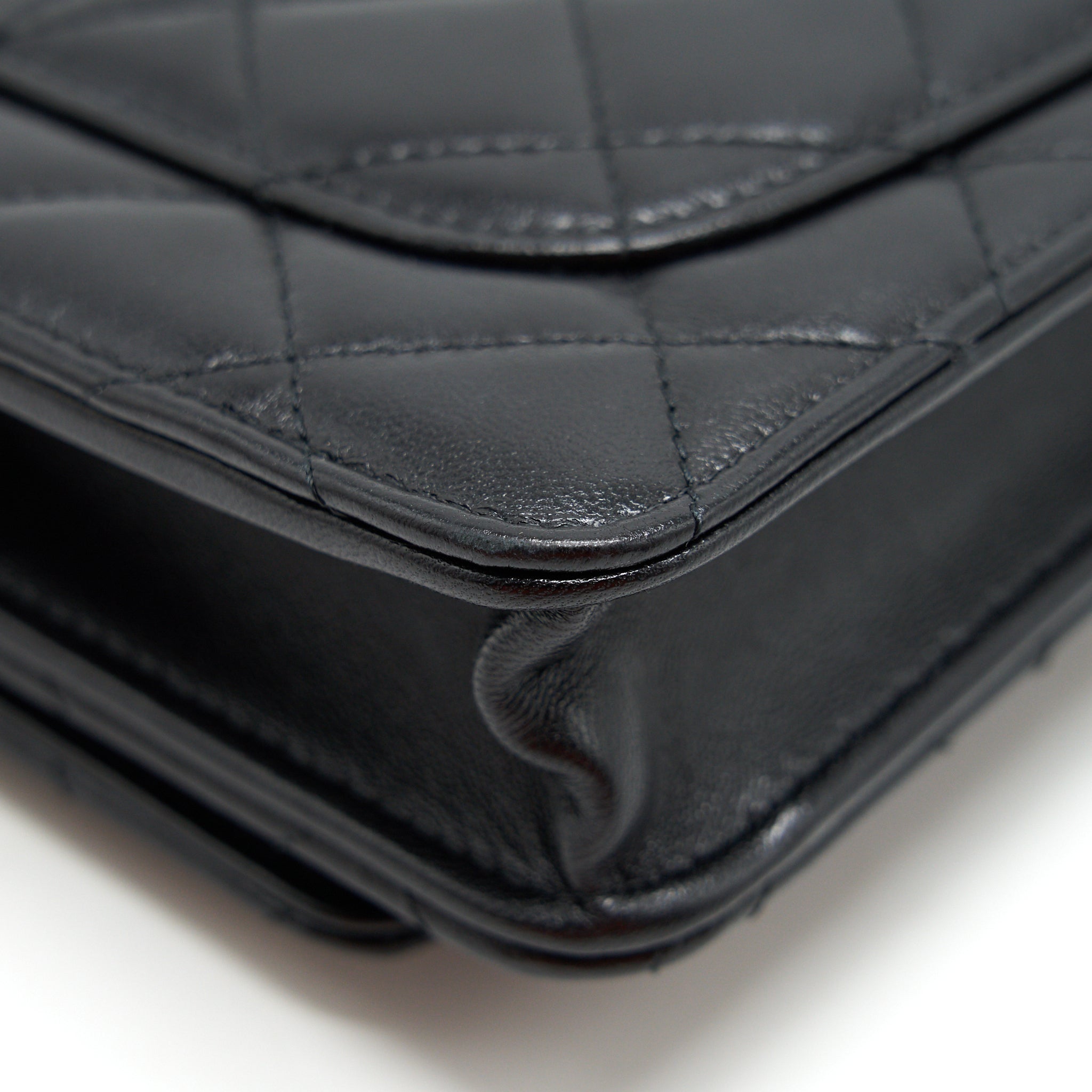 chanel-2021-seasonal-wallet-on-chain-black-ghw