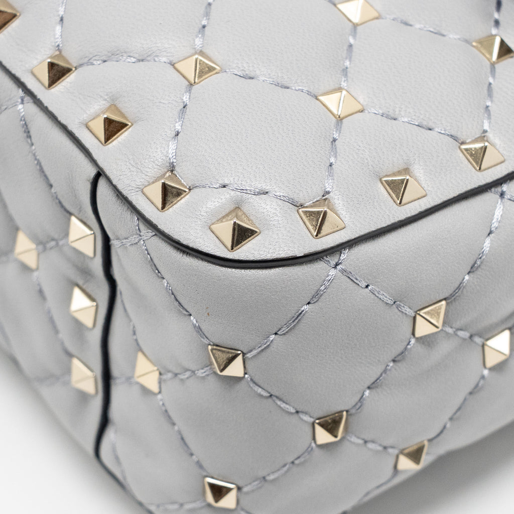 valentino-medium-rockstud-spike-bag-lambskin-nappa-light-grey-lghw